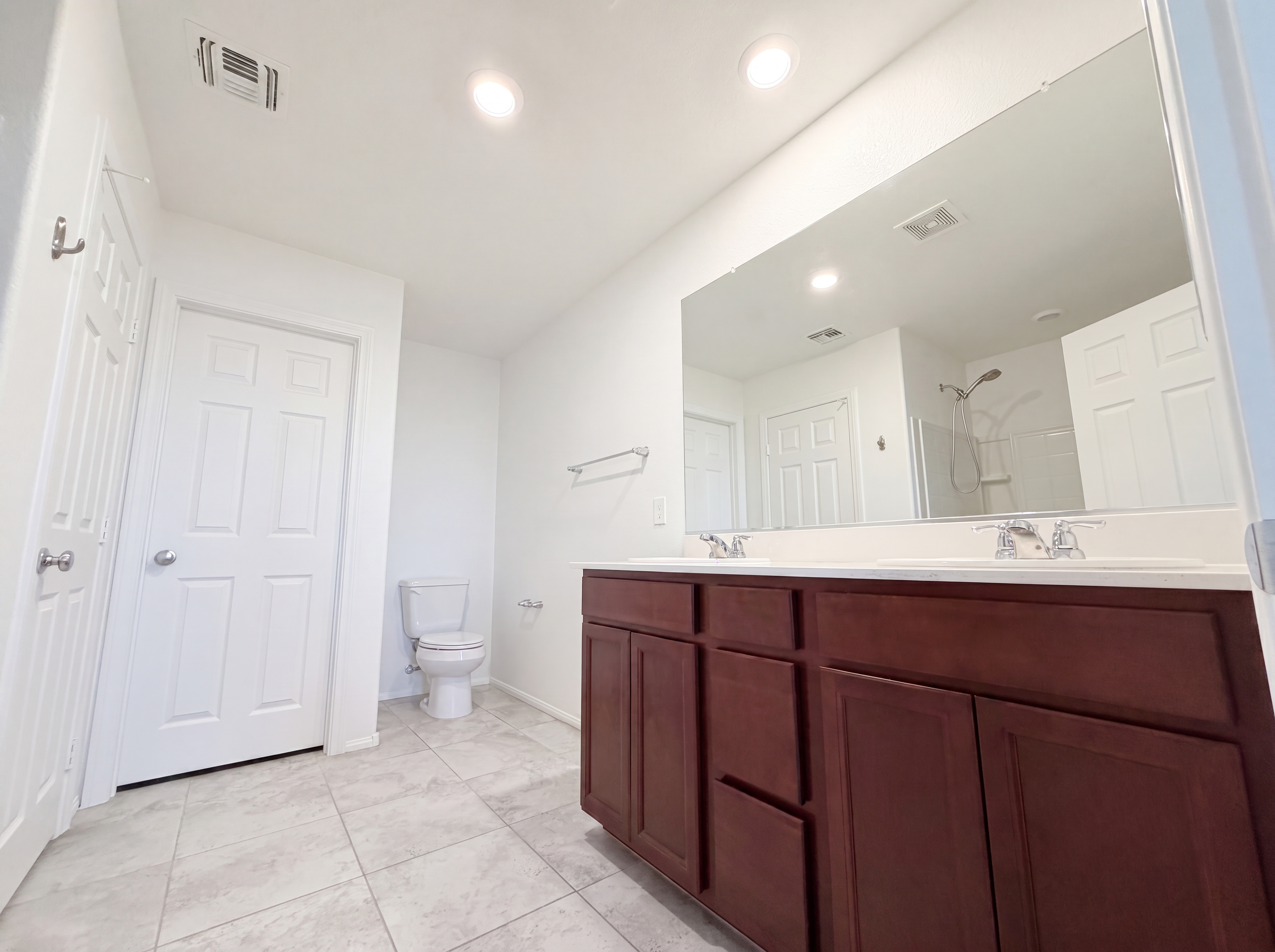 Photo 28 of 43 of 932 E Dorrell Ln, North Las Vegas, NV