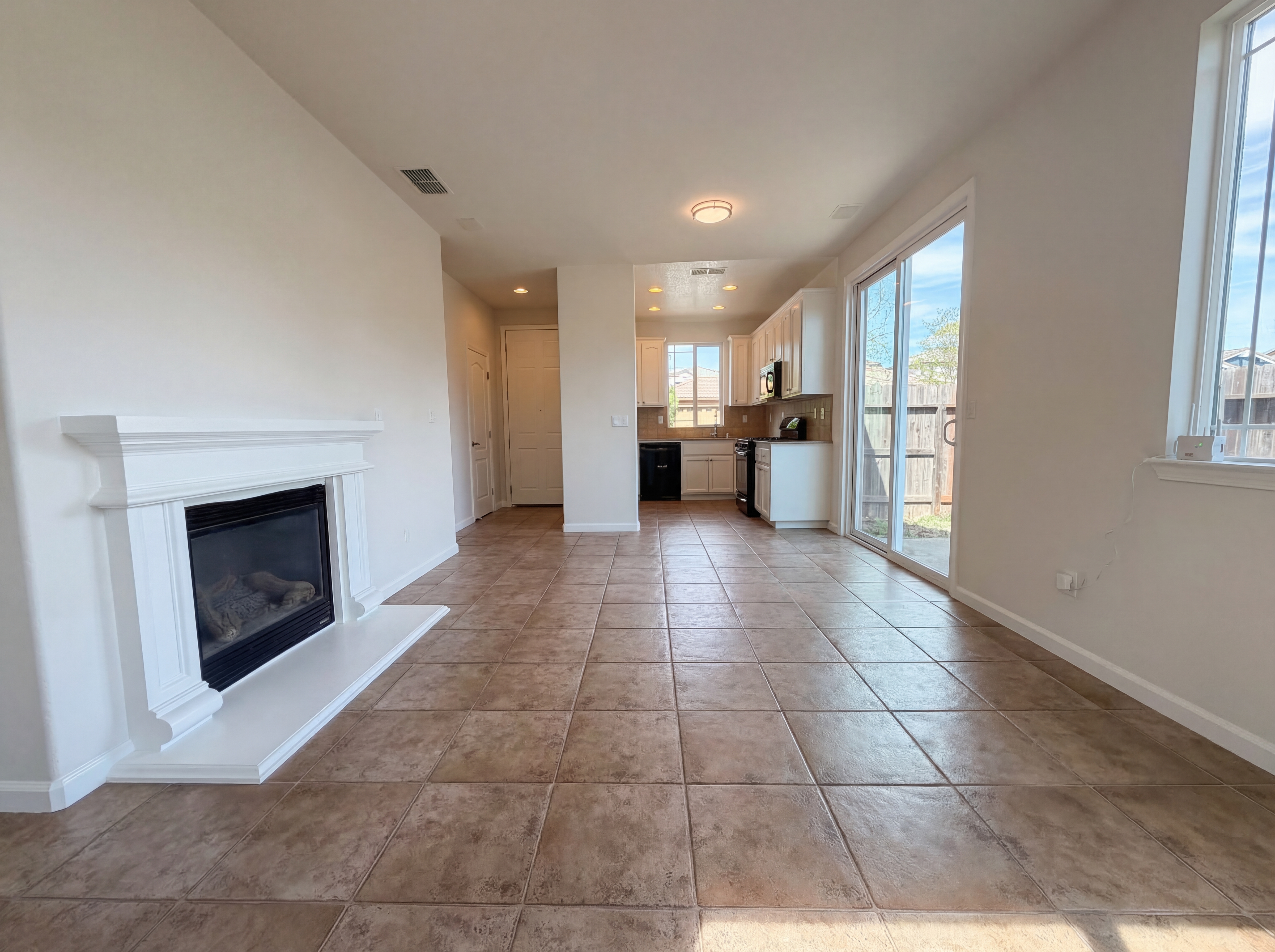 Photo 9 of 22 of 400 Caravaggio Cir, Sacramento, CA