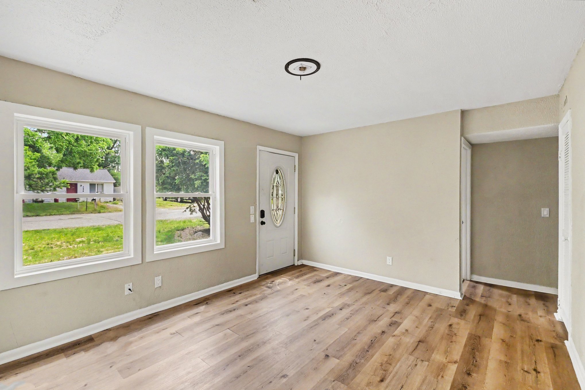 Photo 10 of 19 of 3235 Young Ave, Lansing, MI