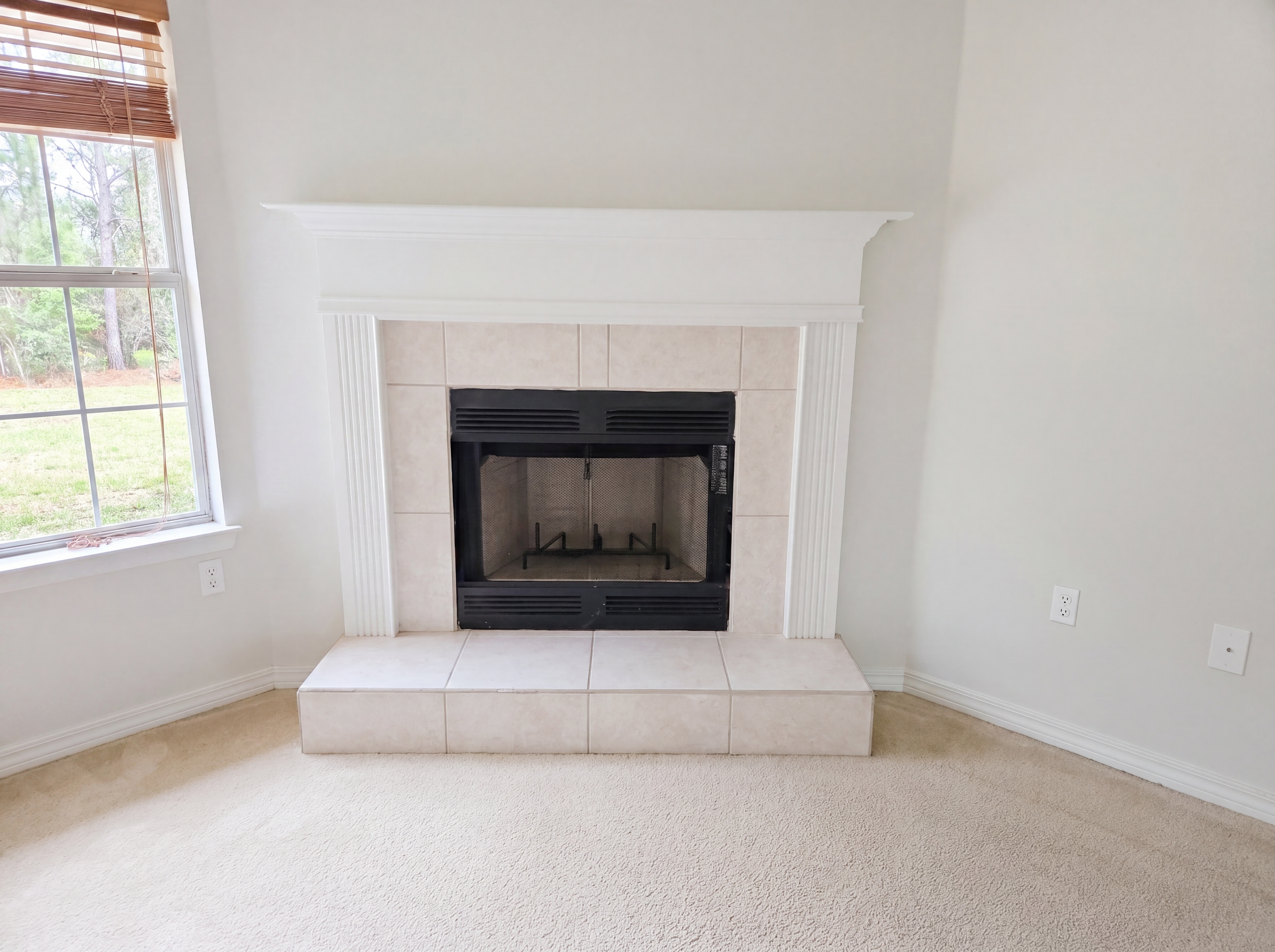 Photo 7 of 19 of 9564 Pouder Ln, Navarre, FL
