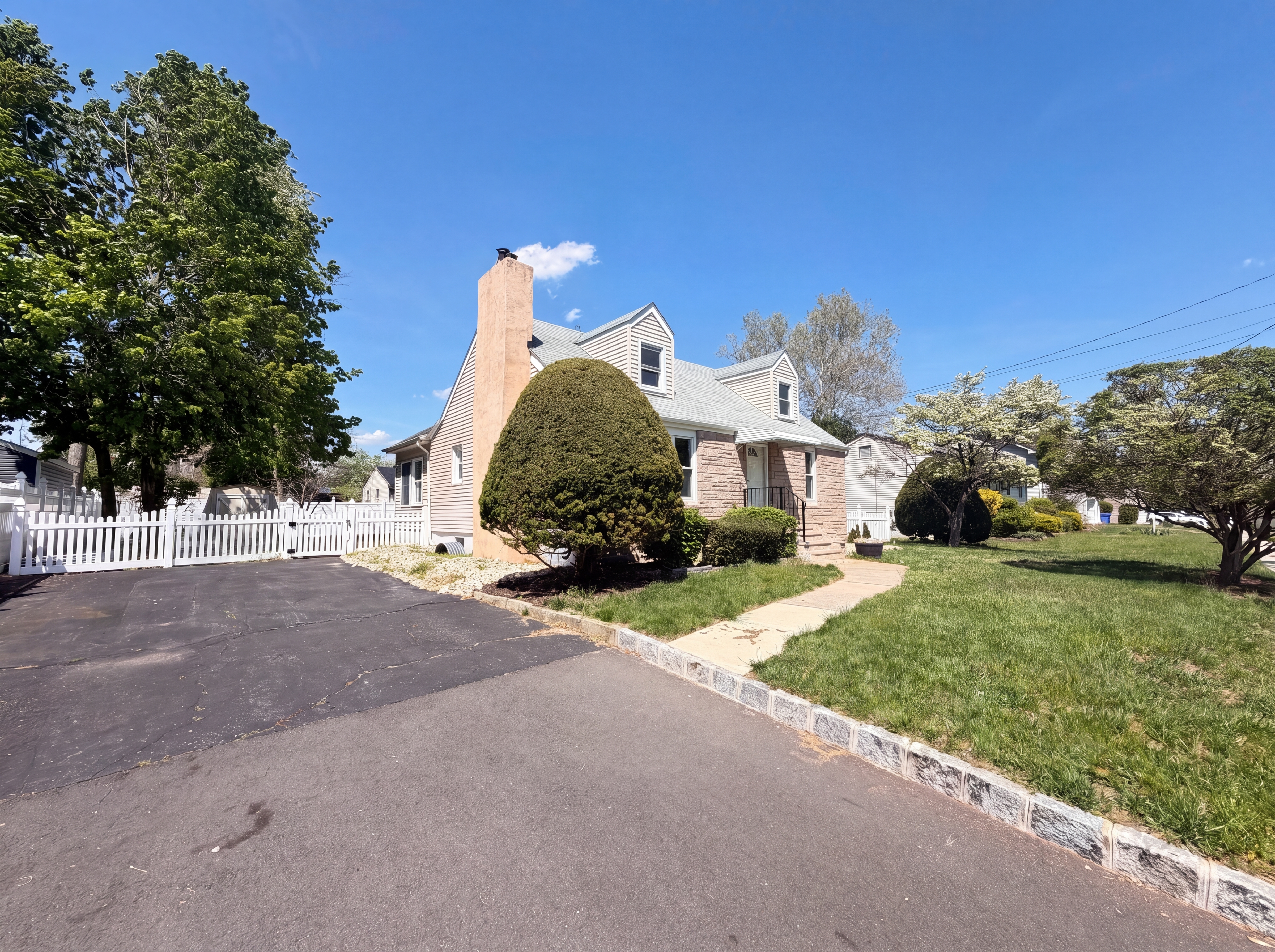 Photo 18 of 26 of 1760 Cedarwood Dr, Piscataway, NJ