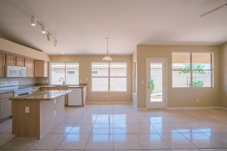 Photo 8 of 25 - 9821 W Yukon Dr, Peoria, AZ 85382