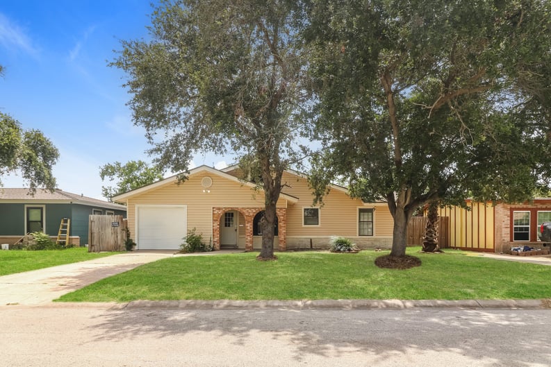 Property photo 1 of 1502 Austin St