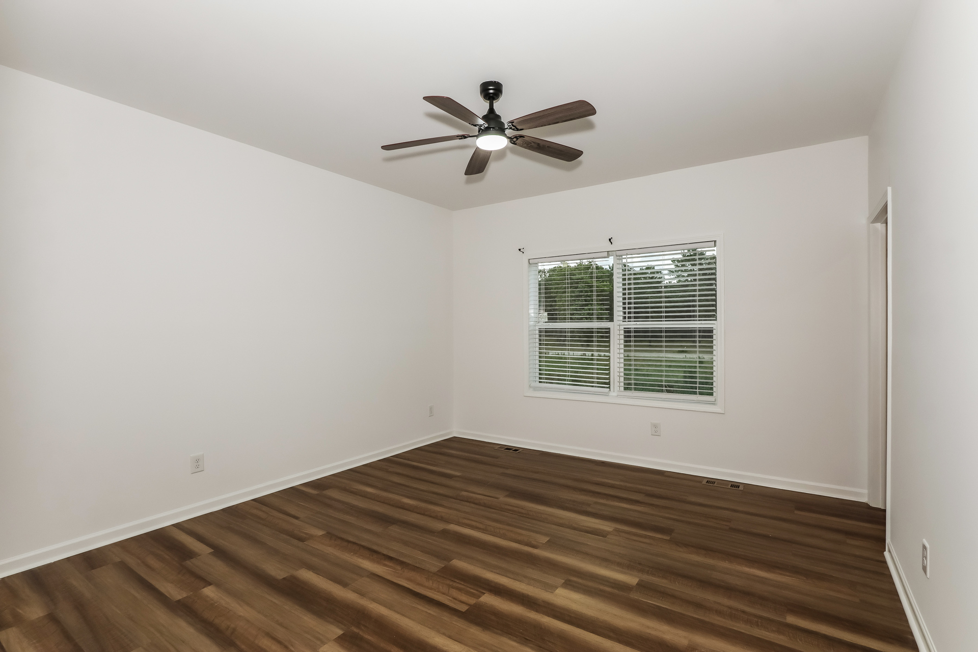 Photo 4 of 22 of 2147 Rosemary Ln SW, Supply, NC