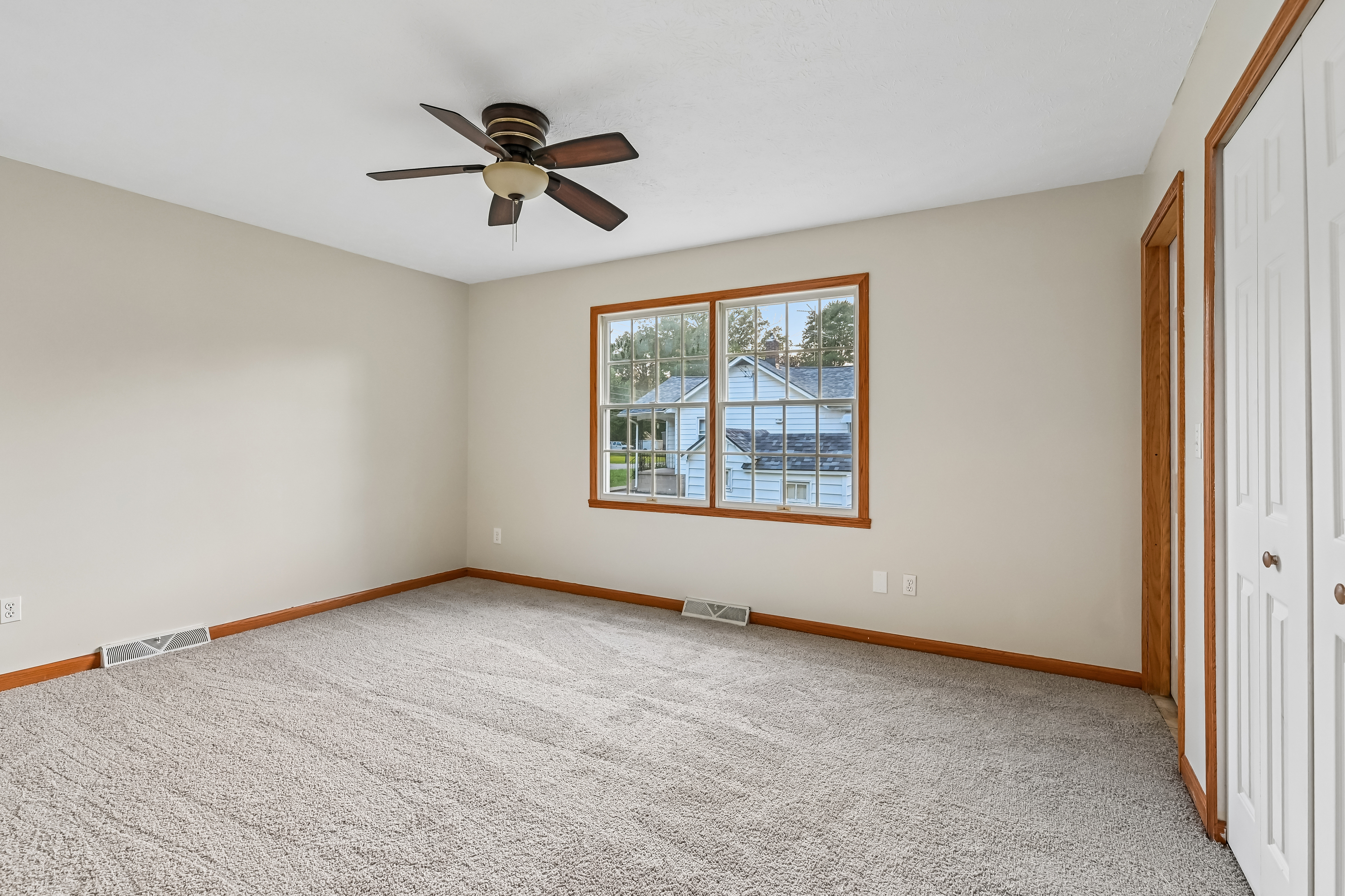 Photo 32 of 42 of 2145 Overland Ave NE, Warren, OH