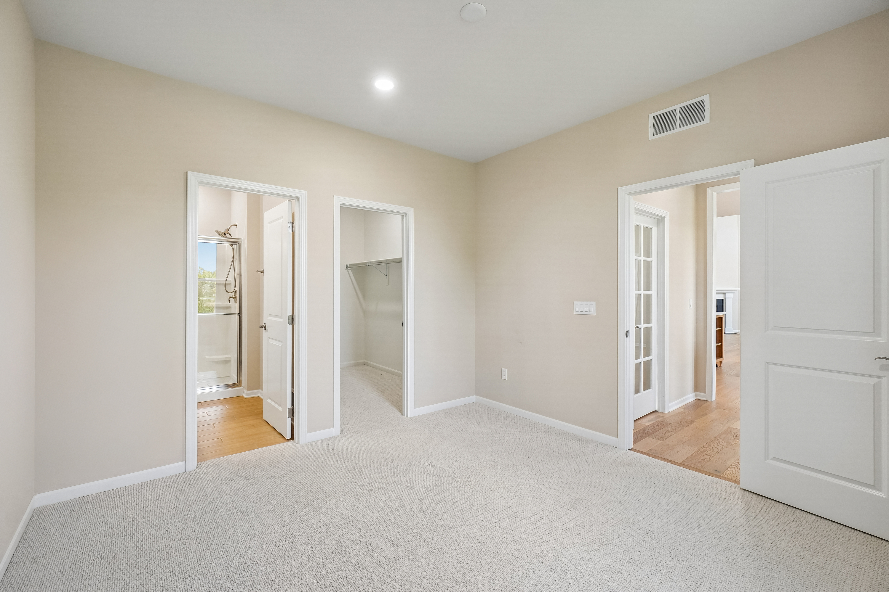 Photo 38 of 61 of 20942 Torbay Dr, Northville, MI