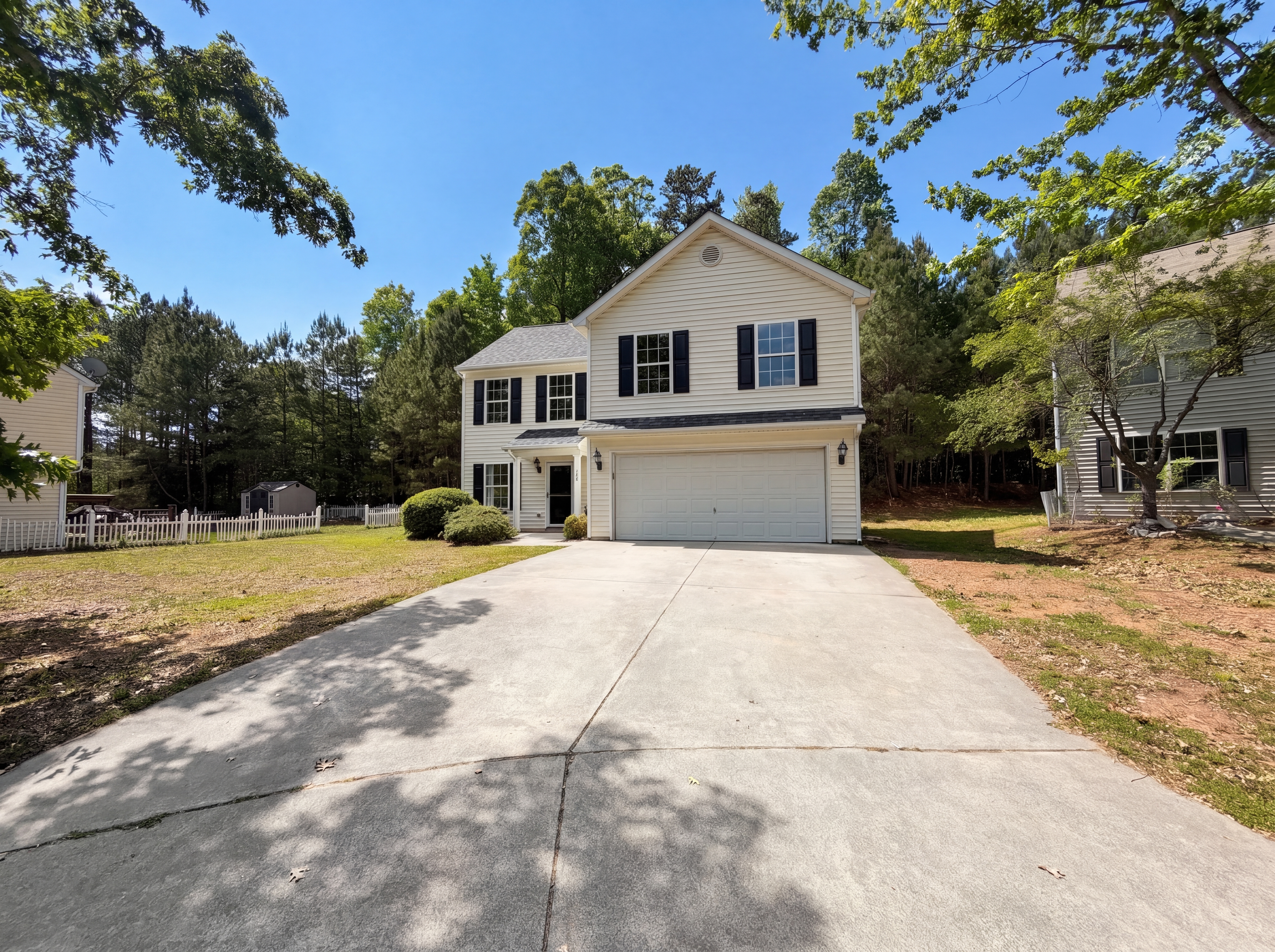 Photo 16 of 18 of 708 Woodgreen Dr, Durham, NC