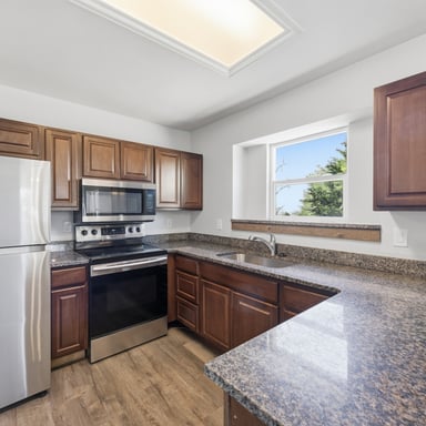 Property photo 2 of 4571 Sunnyhill Dr