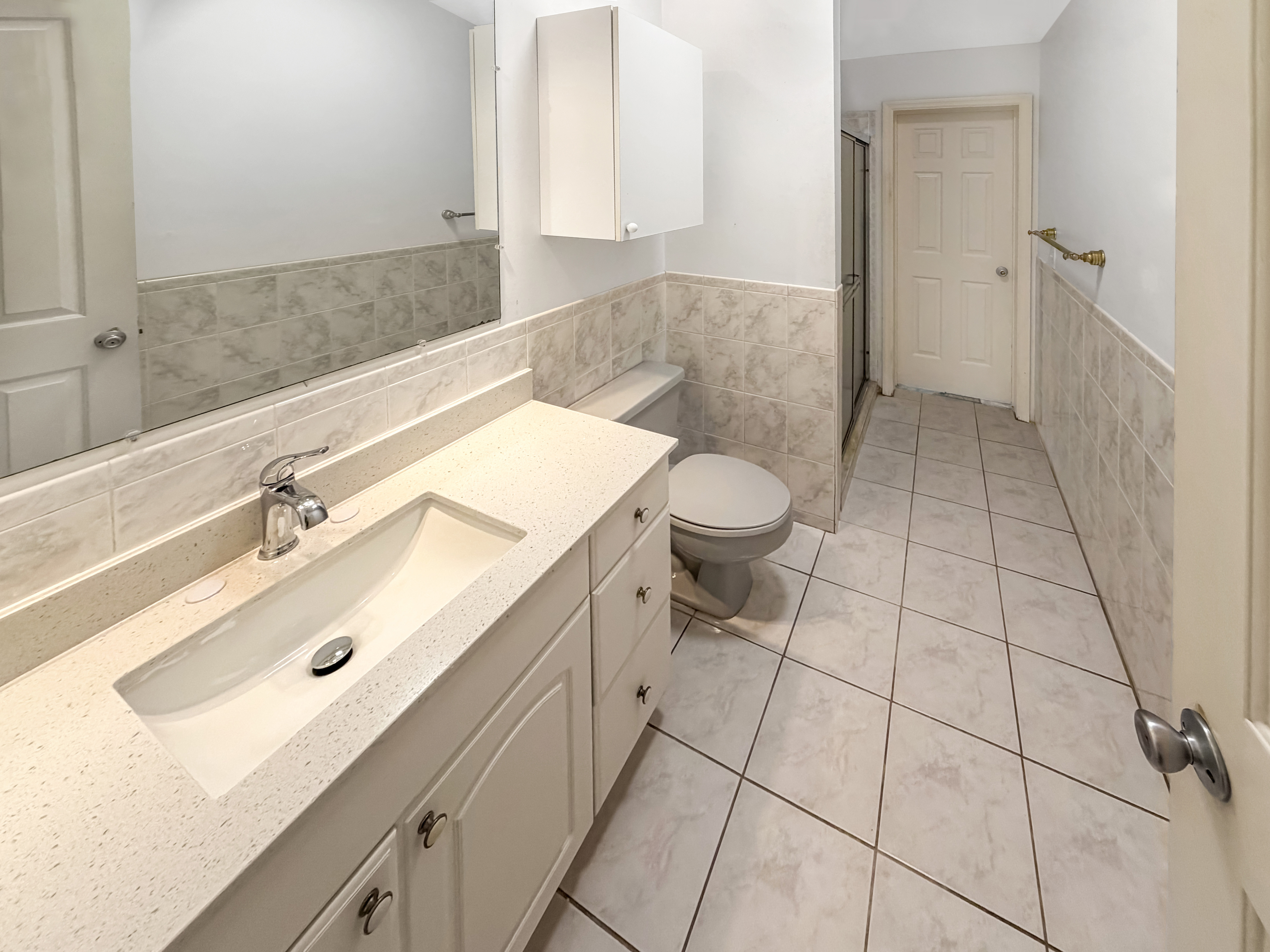 Photo 12 of 18 of 2361 NE 21st Ave, Jensen Beach, FL