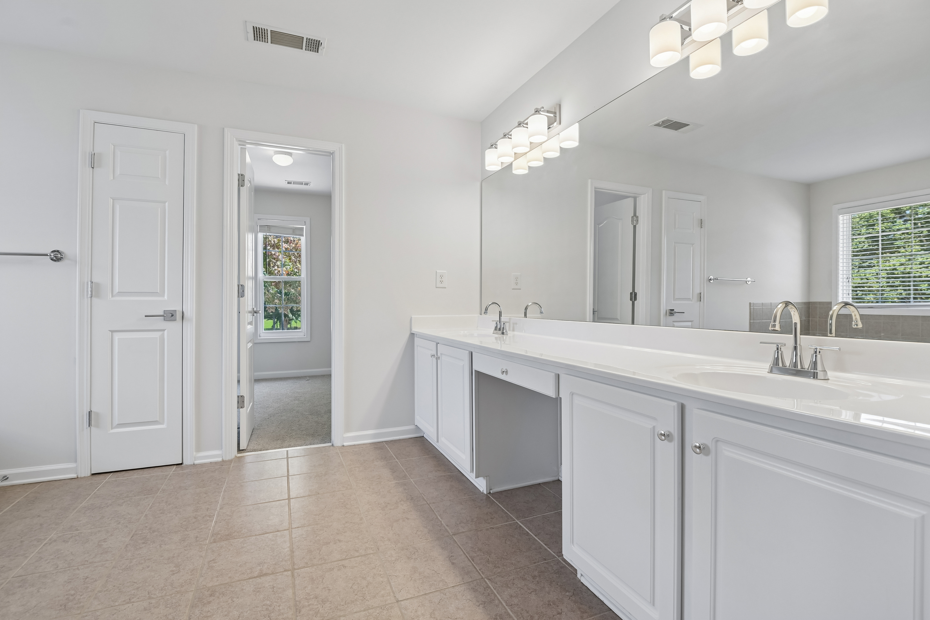 Photo 7 of 32 of 4564 Austin Hills Dr, Suwanee, GA