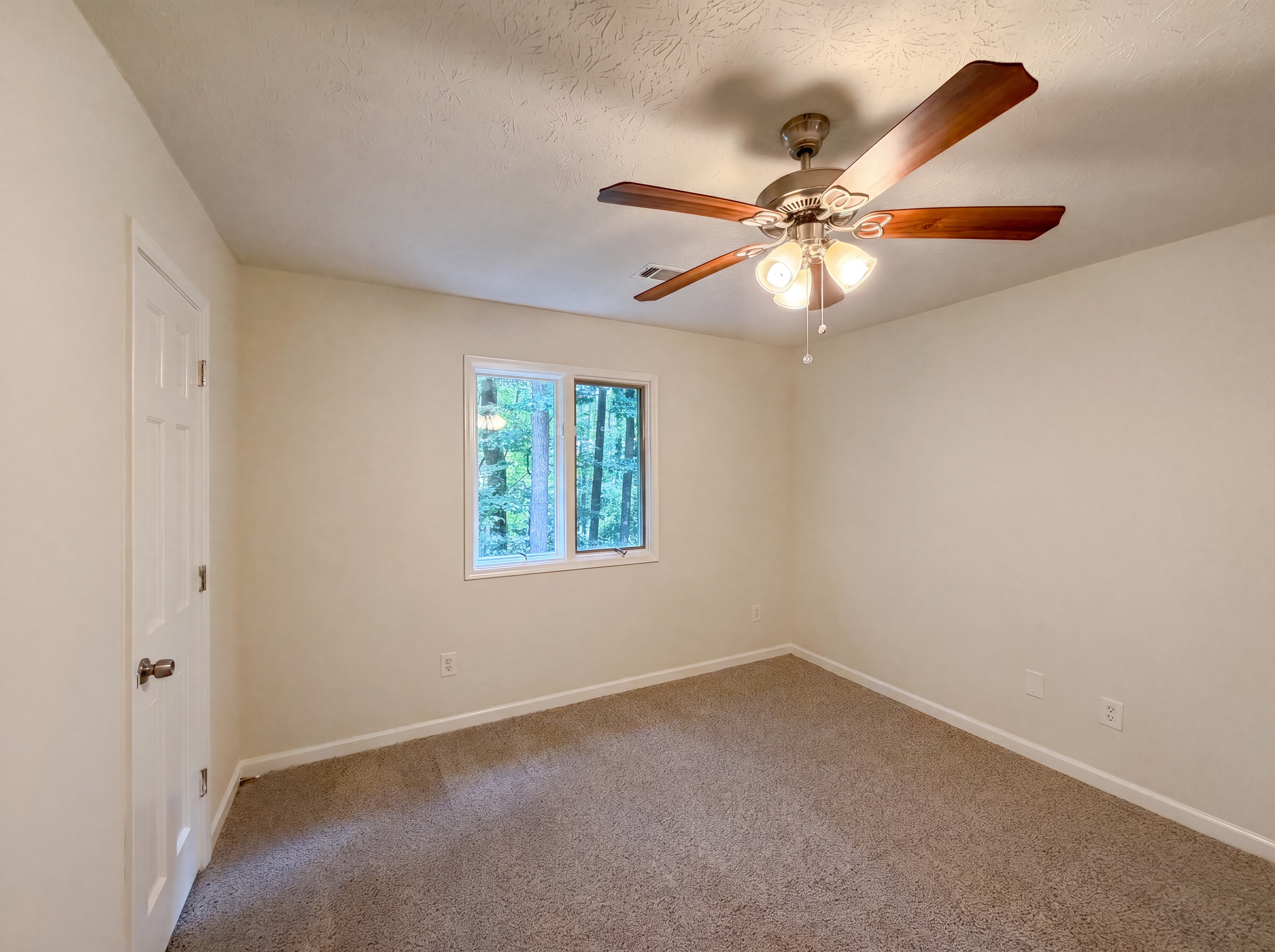 Photo 4 of 32 of 442 Hastings Way, Jonesboro, GA
