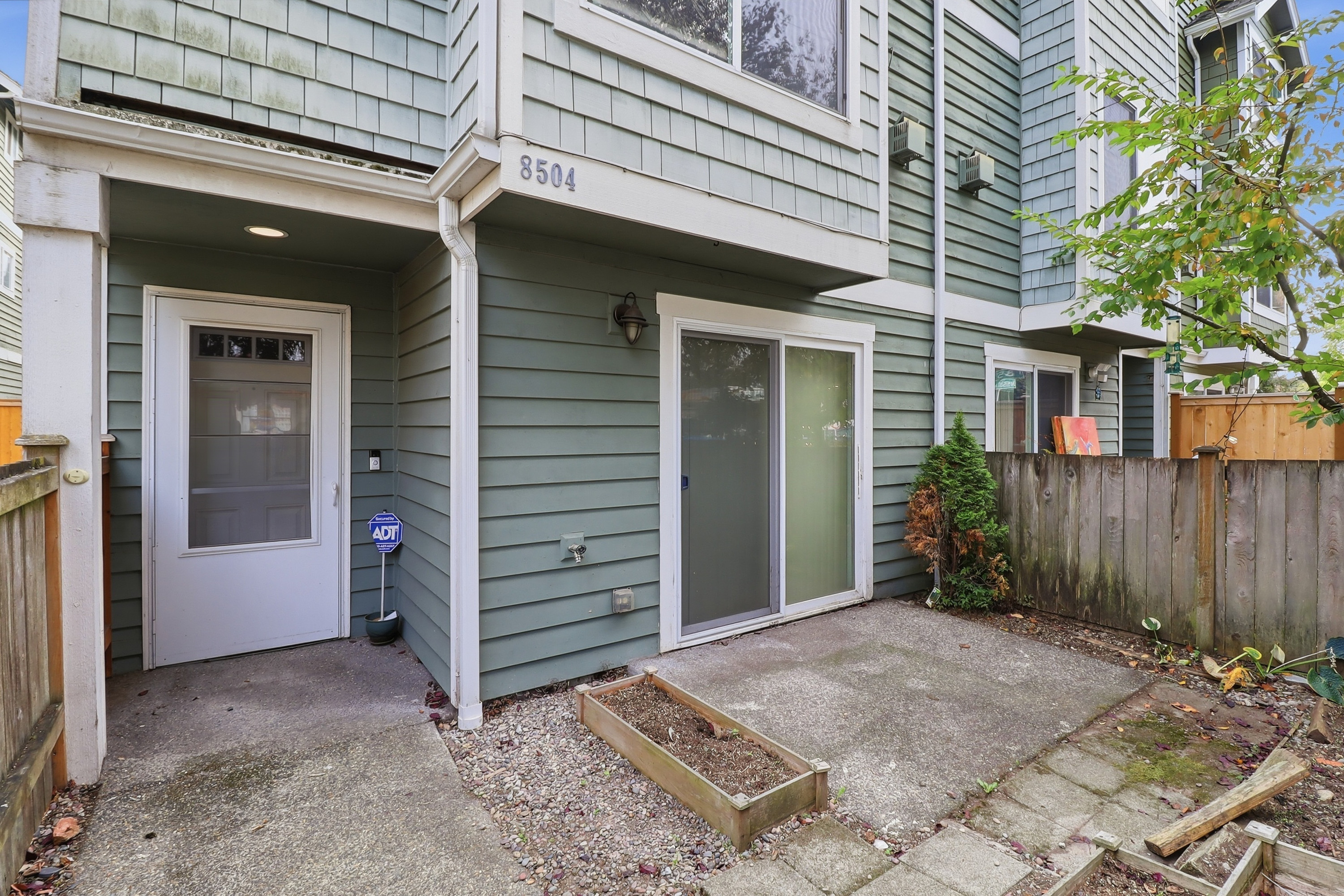 Photo 18 of 21 of 8504 Nesbit Ave N, Seattle, WA