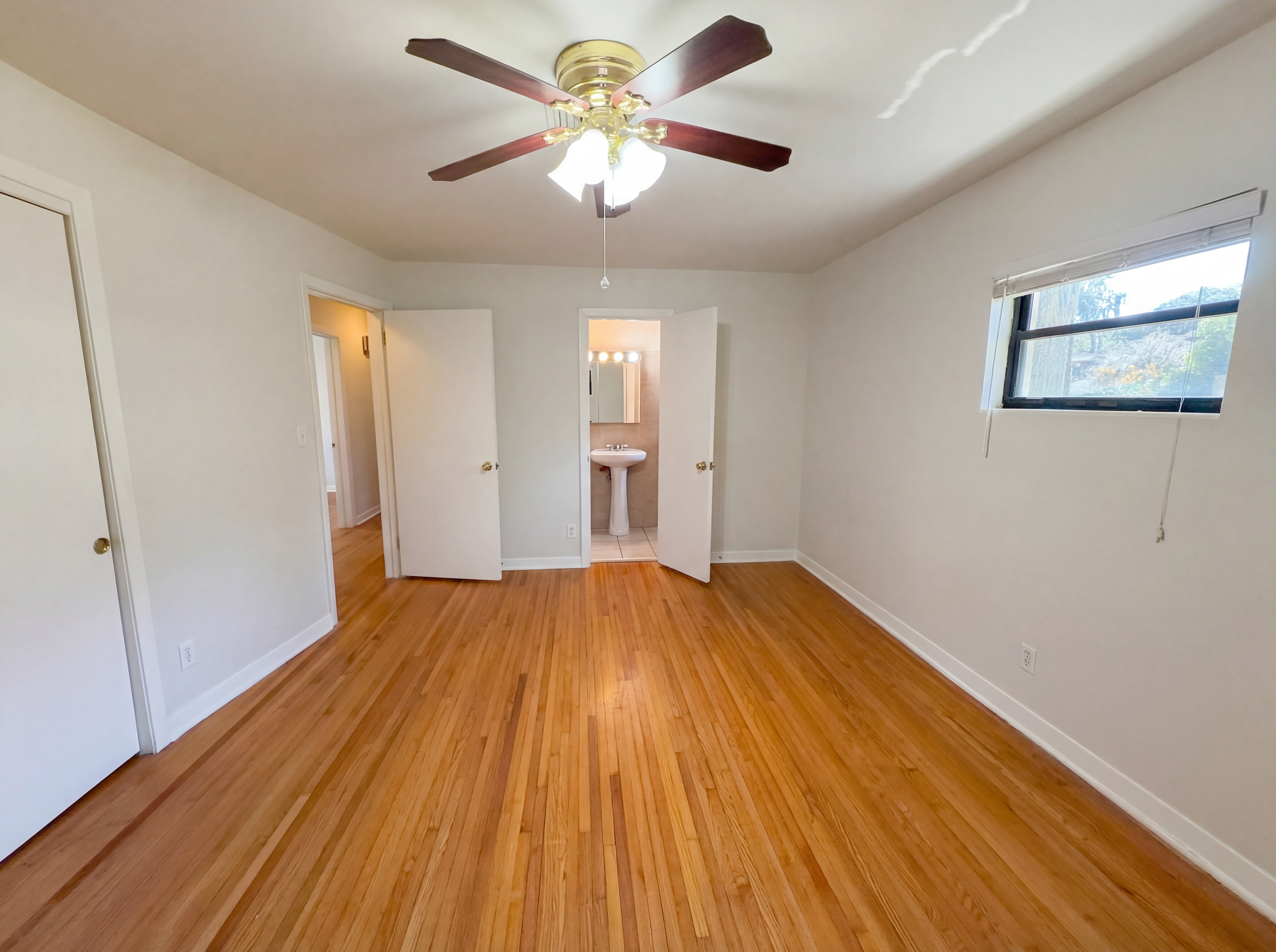 Photo 4 of 26 of 5414 Coppedge Ave, Jacksonville, FL