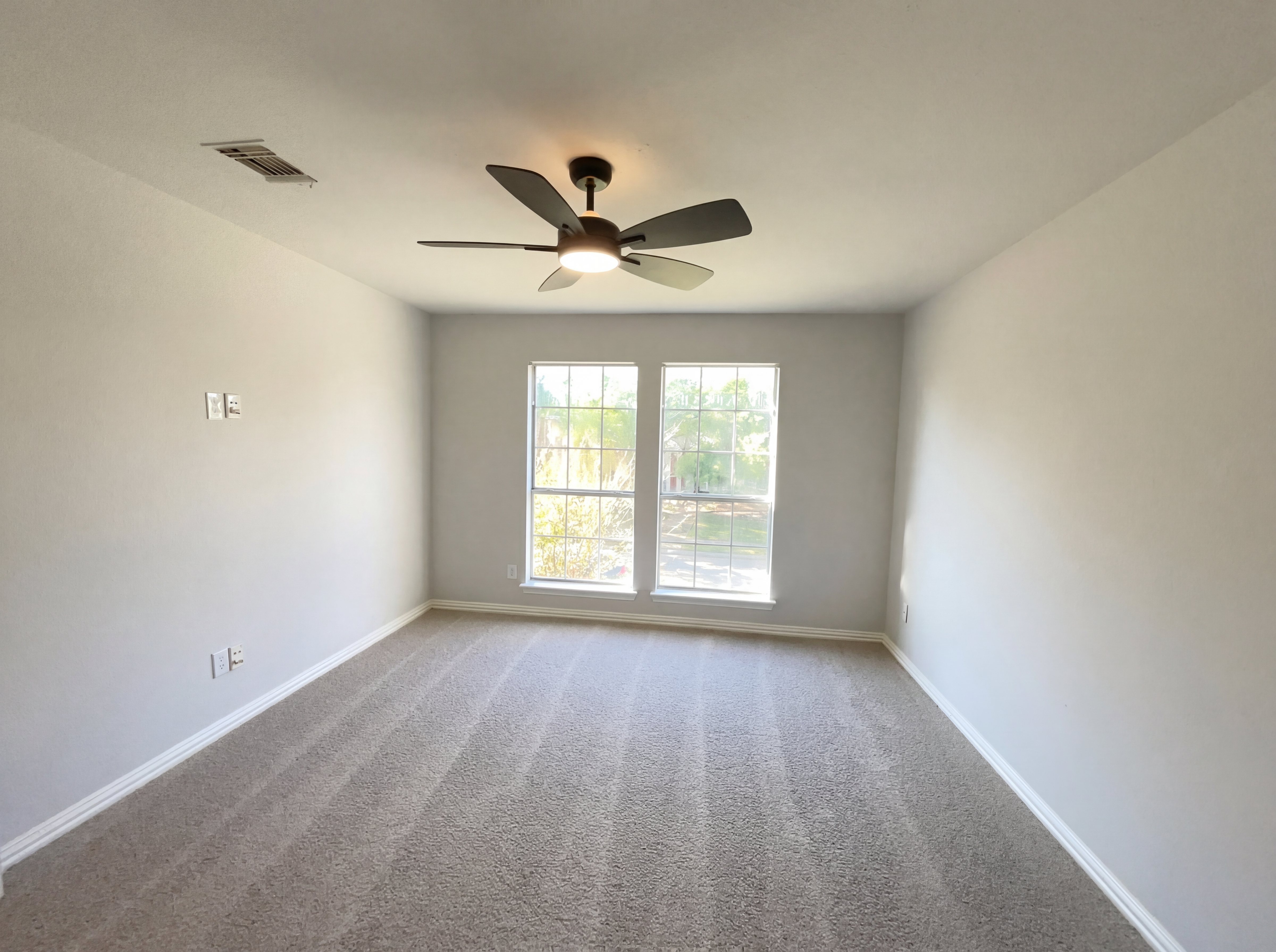 Photo 10 of 23 of 3421 Sandy Trail Ln, Plano, TX