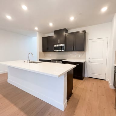 Property photo 2 of 441 N Paso Robles Dr