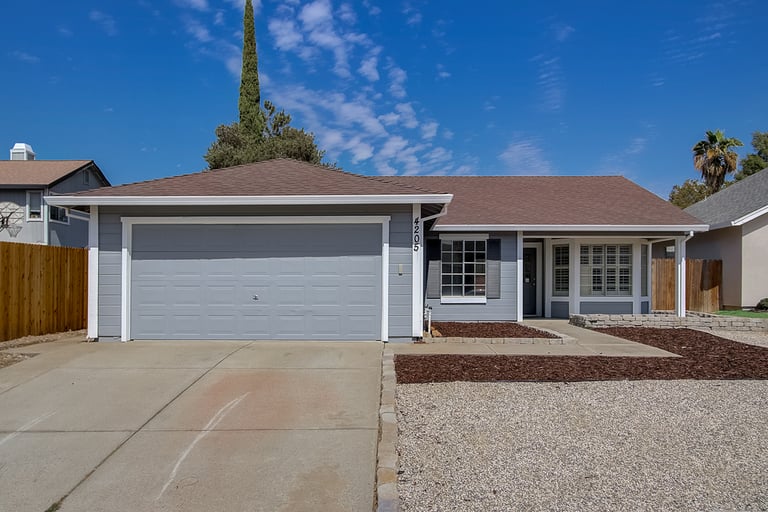 Photo 13 of 33 - 4205 Gold Ridge Way, Antelope, CA 95843