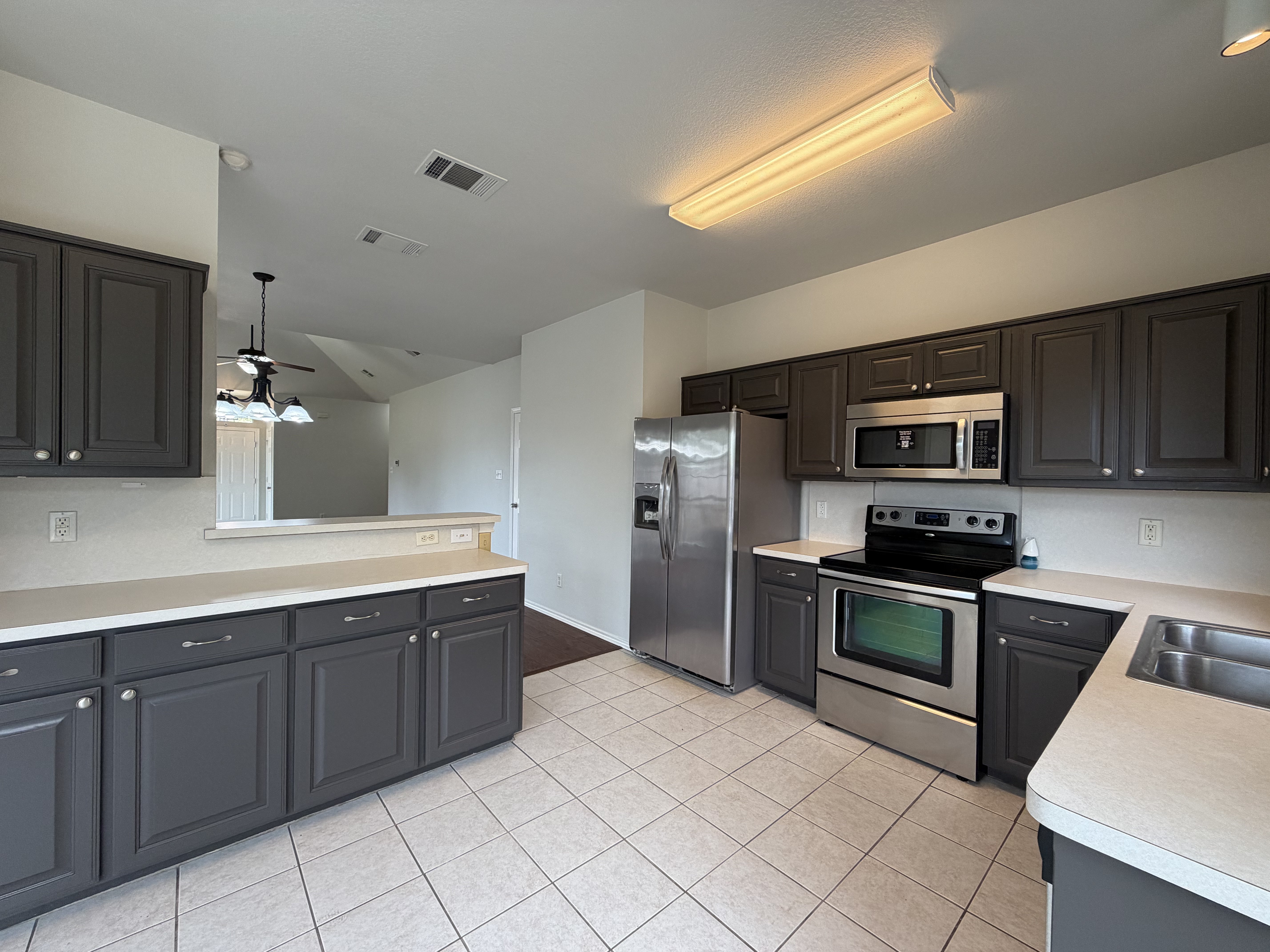 Photo 13 of 26 of 1406 Di Orio Dr, Lewisville, TX