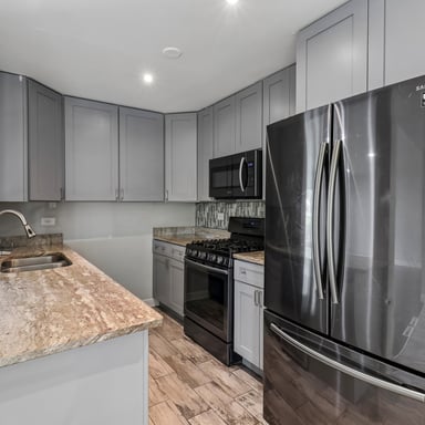 Property photo 2 of 840 W Arquilla Dr