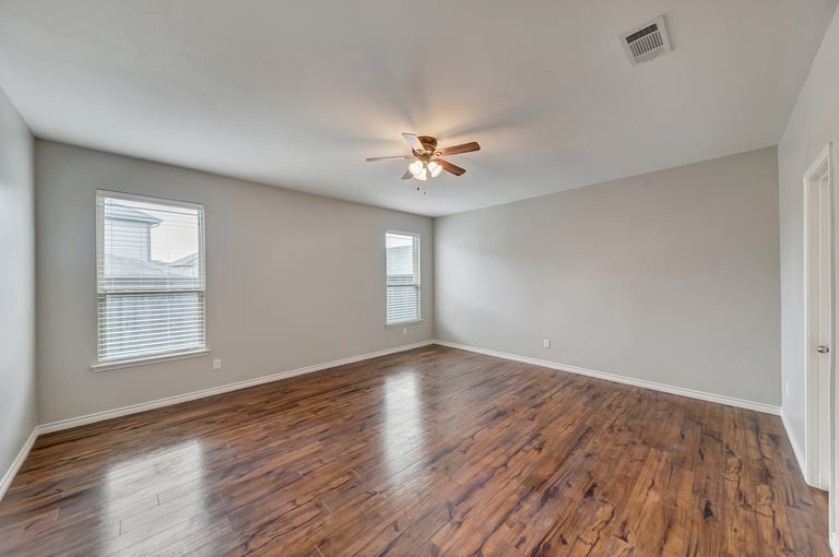Photo 16 of 26 - 8737 Stone Valley Dr, Fort Worth, TX 76244