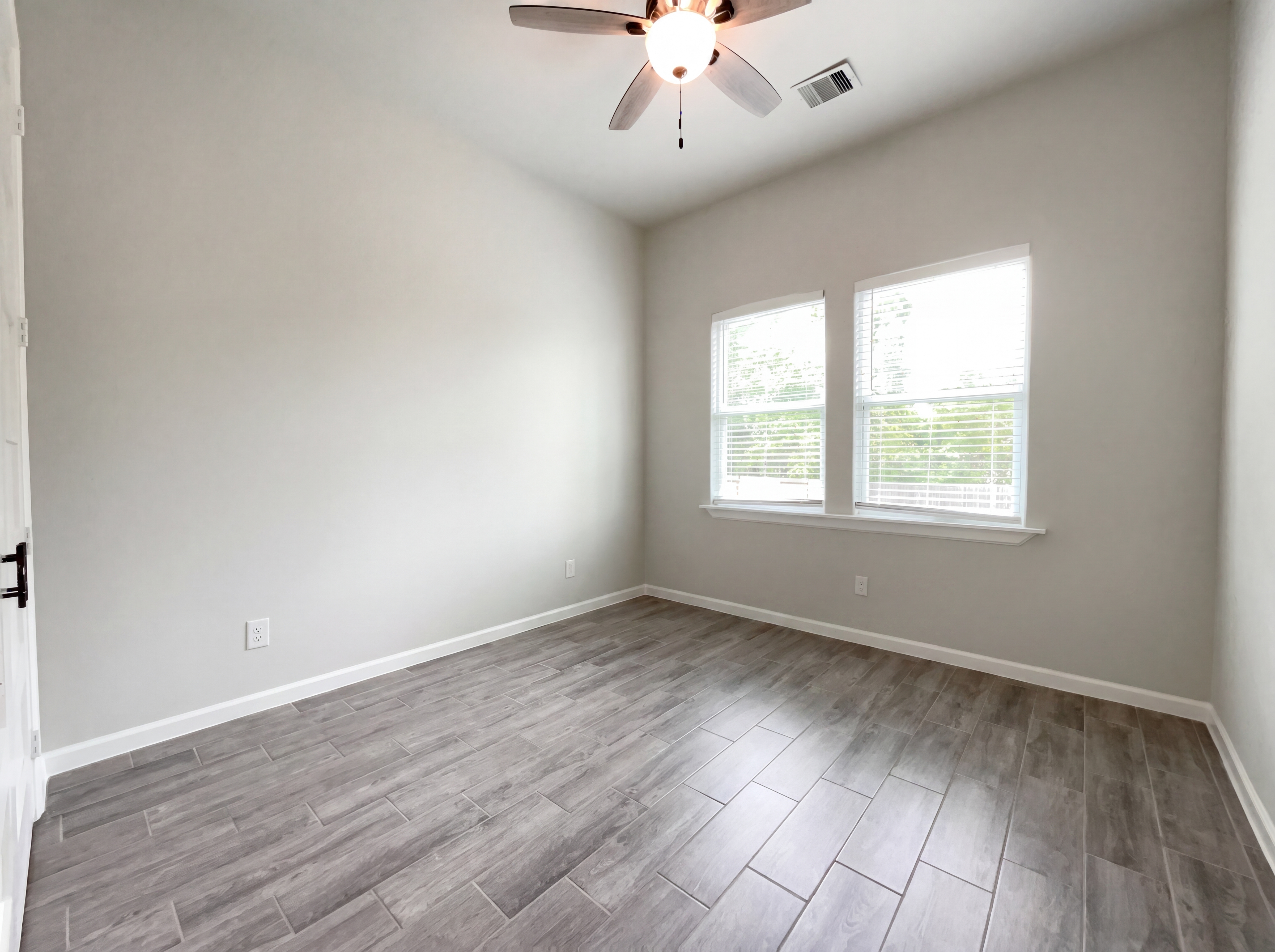 Photo 12 of 16 of 40402 Mostyn Dr, Magnolia, TX