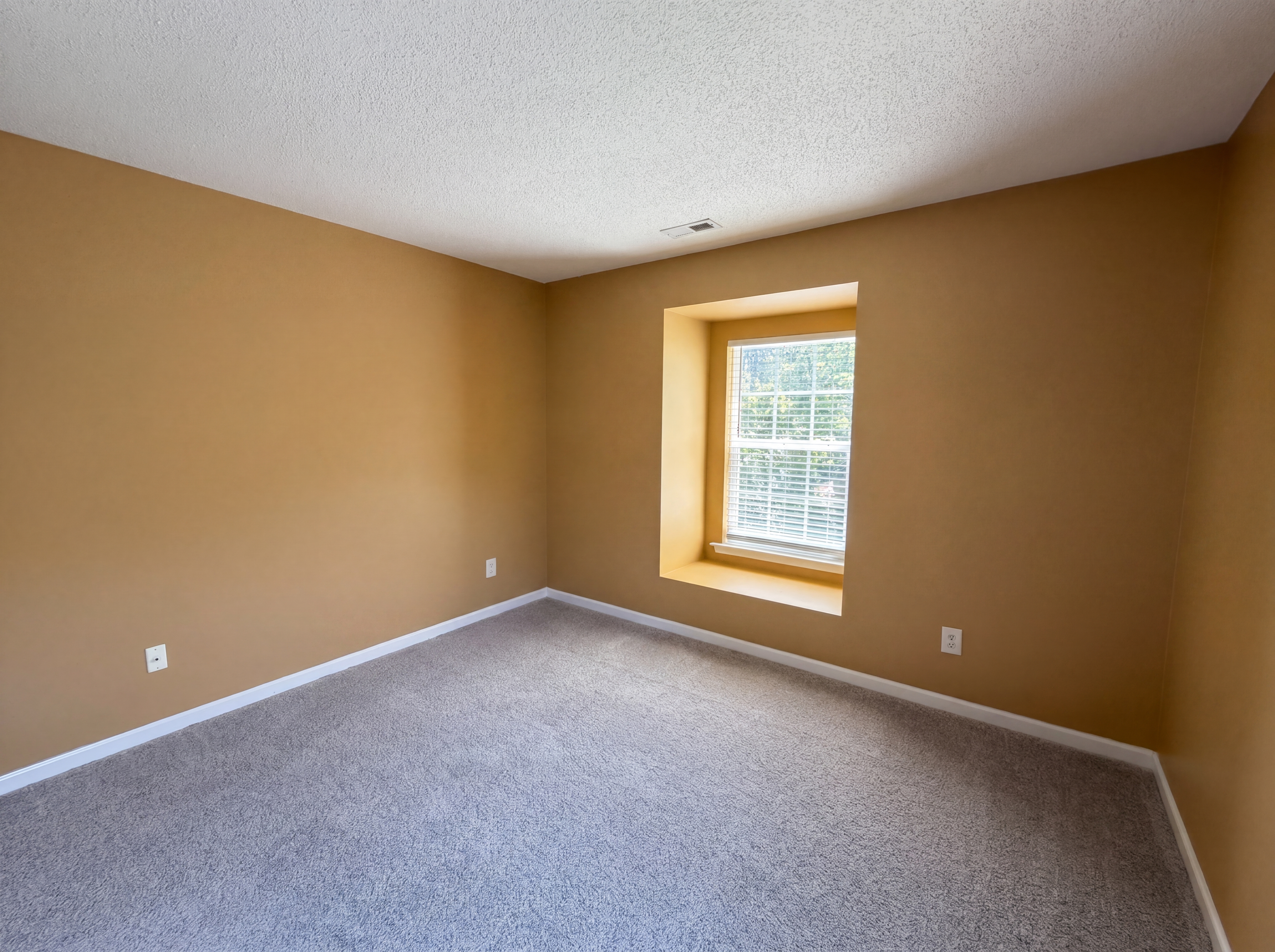 Photo 10 of 18 of 506 Hillview Dr, Durham, NC