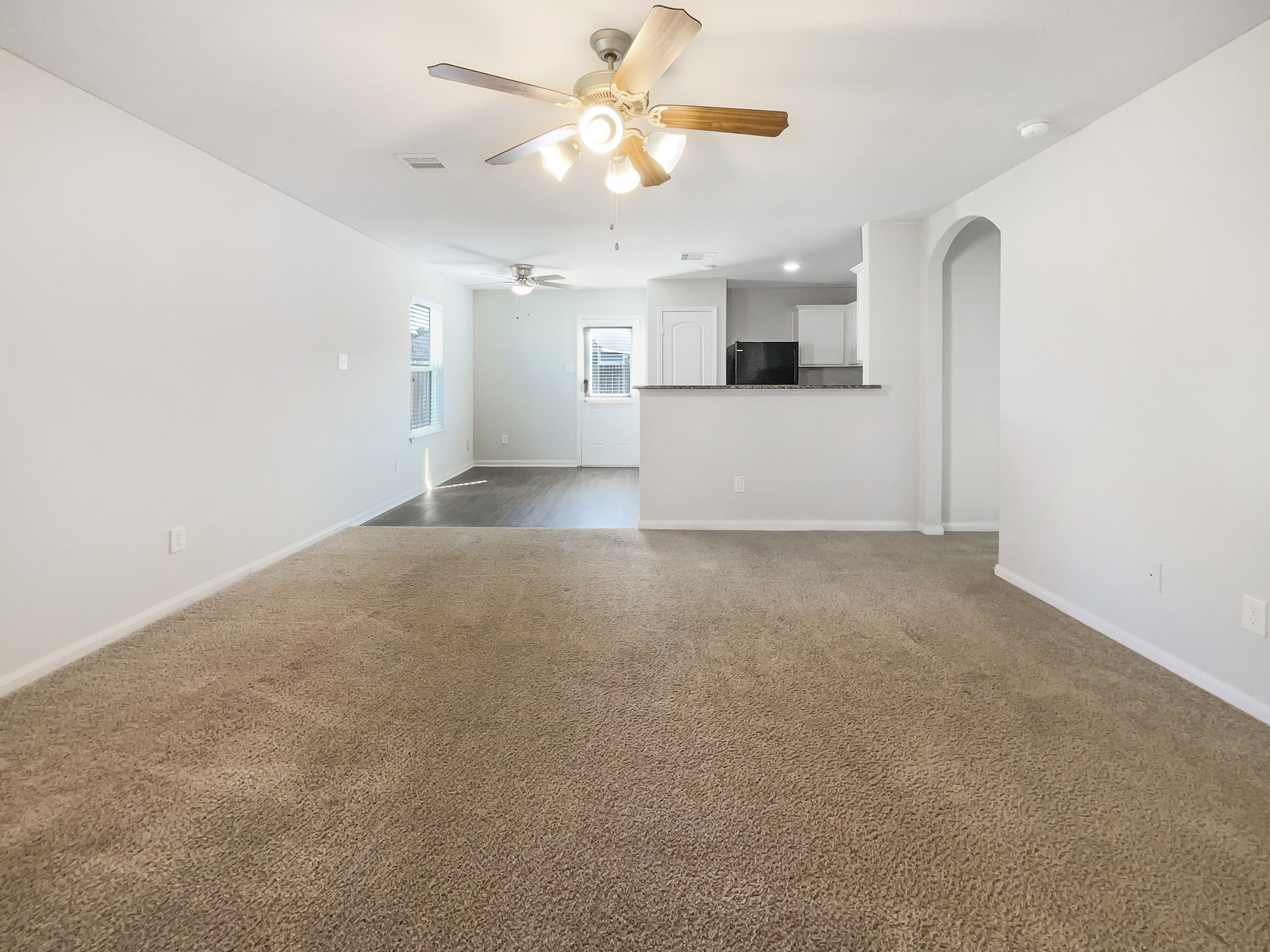 Photo 8 of 17 of 28025 Irving Dr, Magnolia, TX