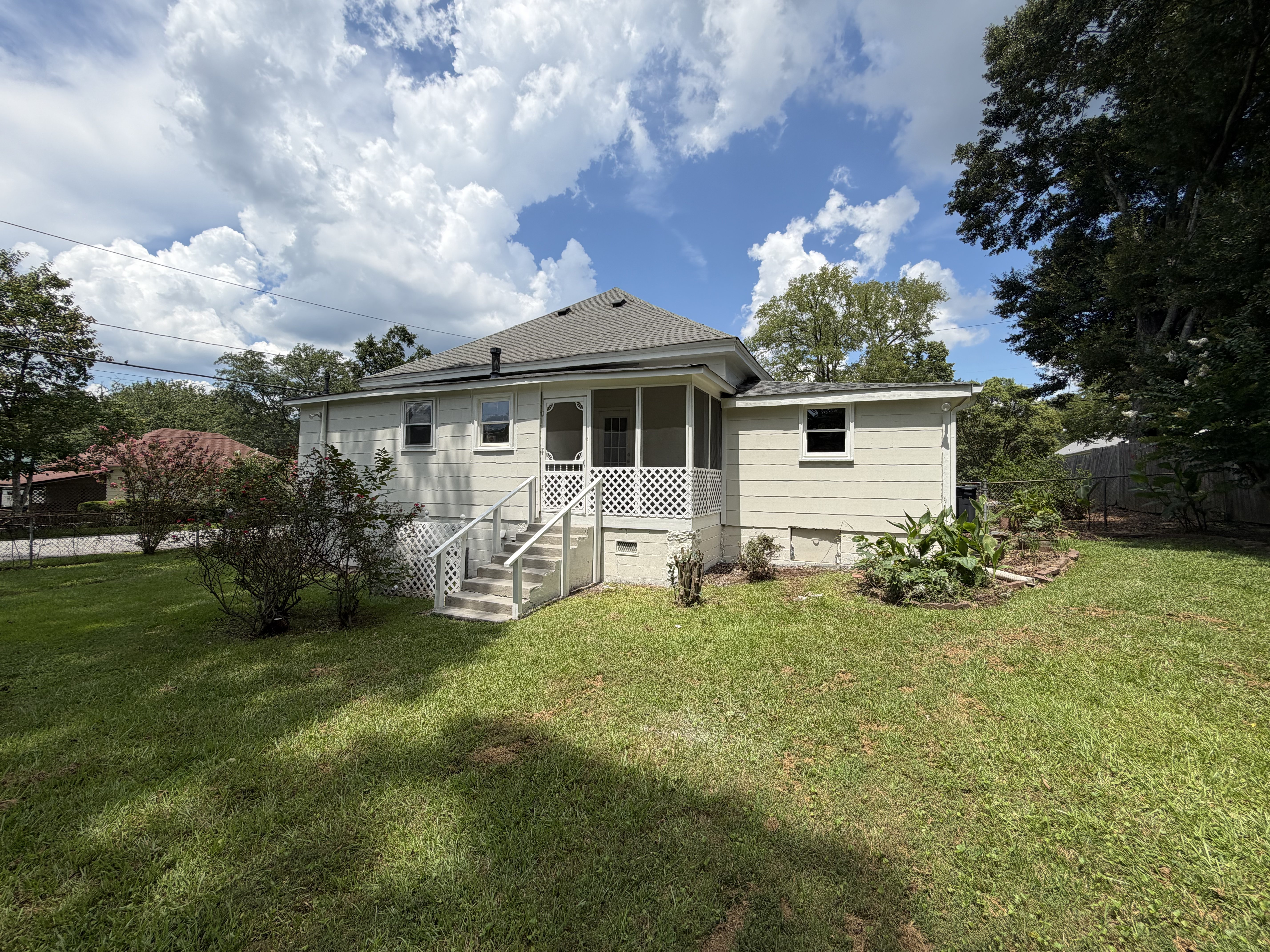 Photo 14 of 16 of 1727 Green St NE, Conyers, GA