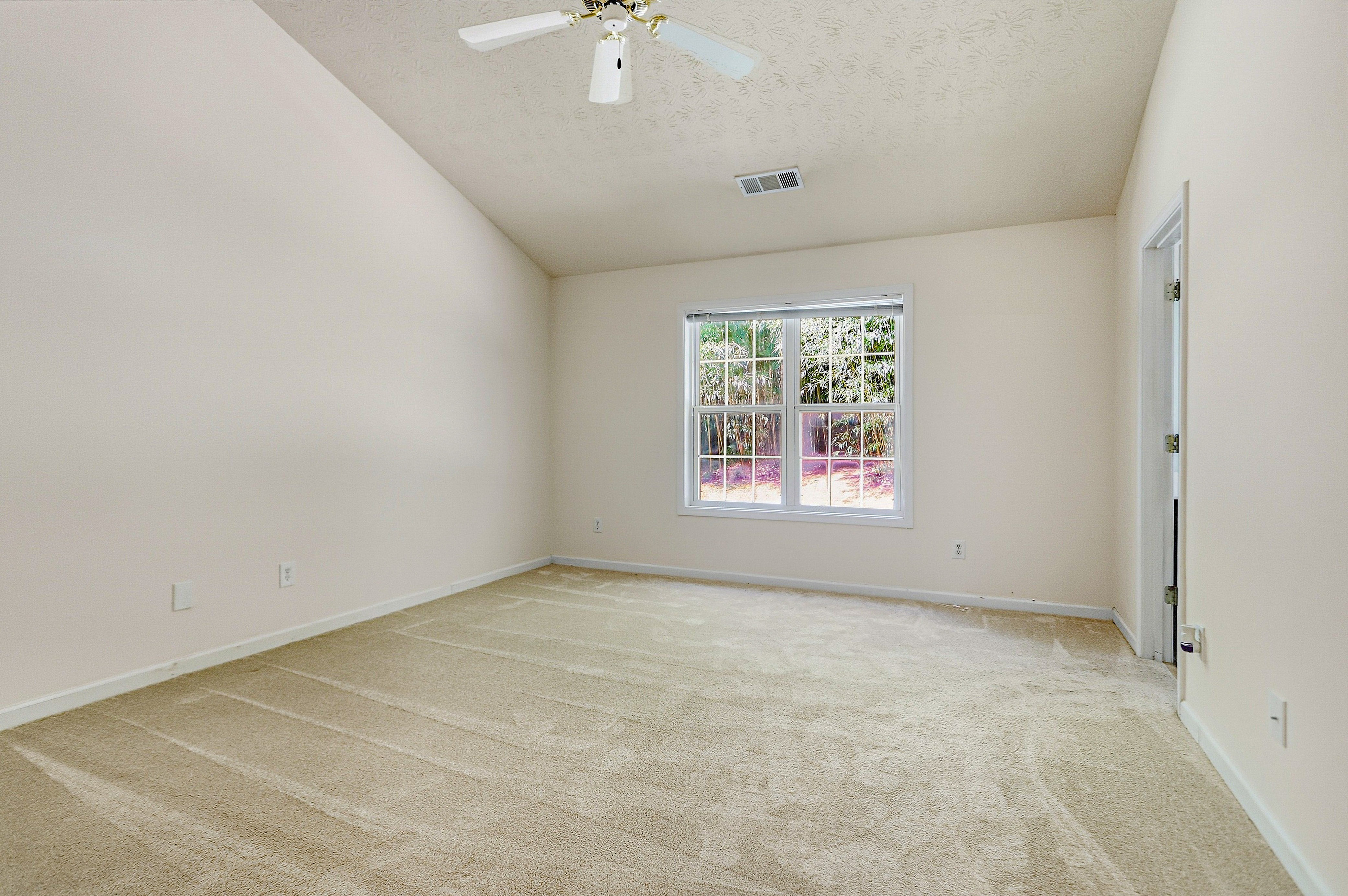 Photo 4 of 18 of 2414 Caneridge Pt SW, Marietta, GA