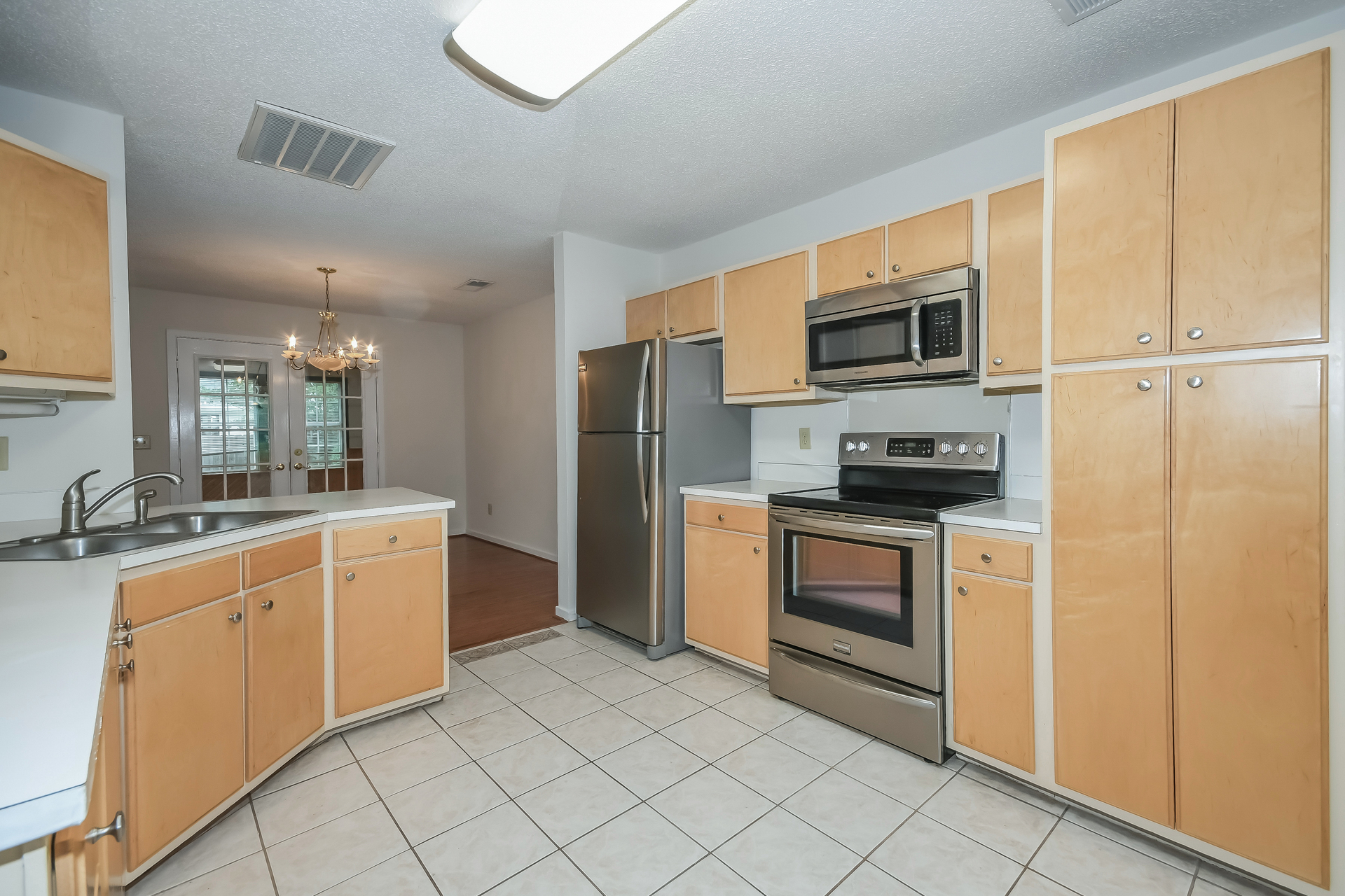 Photo 2 of 22 of 2054 Willowdale Ct, Mount Pleasant, SC