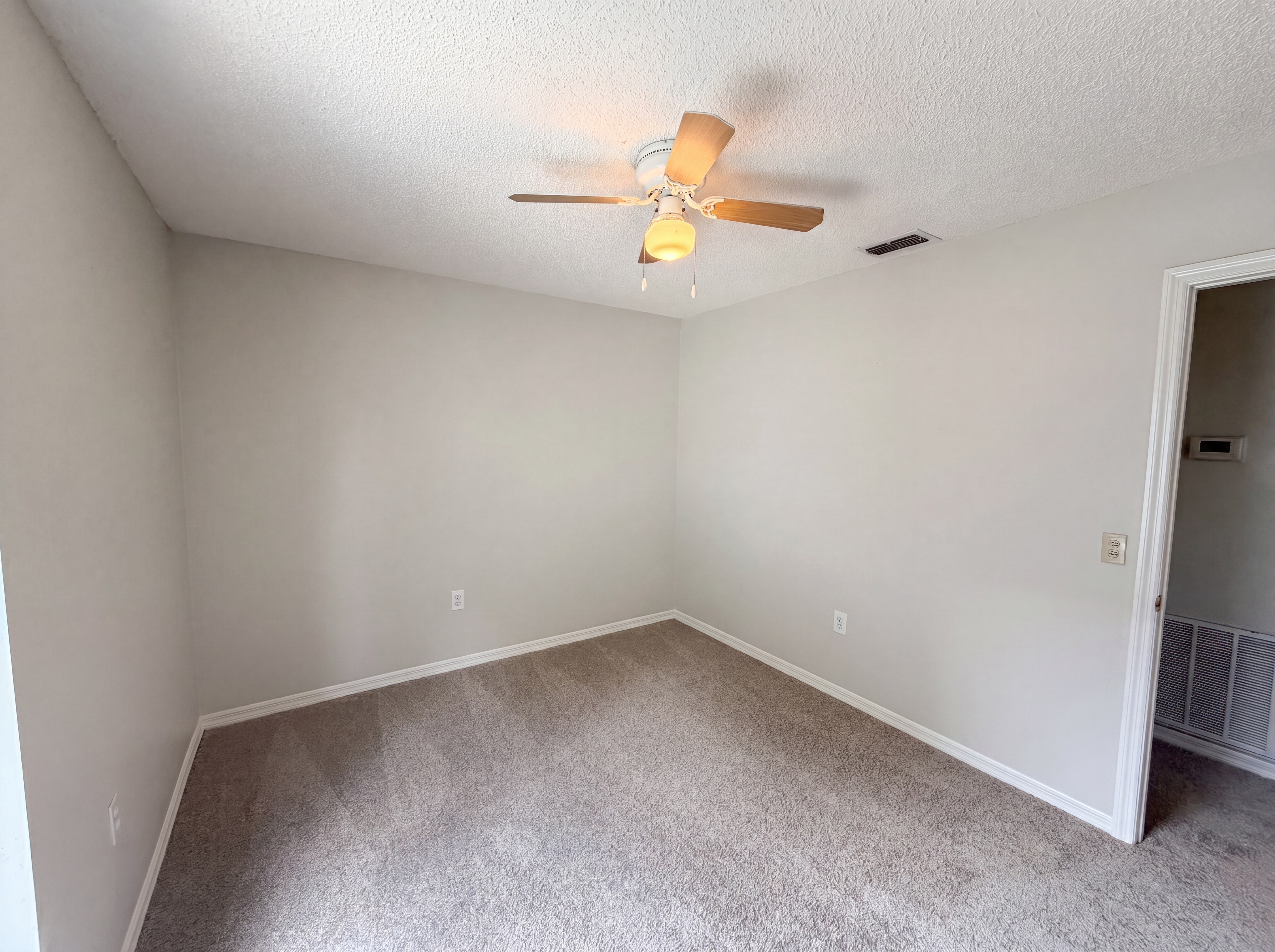 Photo 11 of 20 of 114 Pamala Ct, Sanford, FL