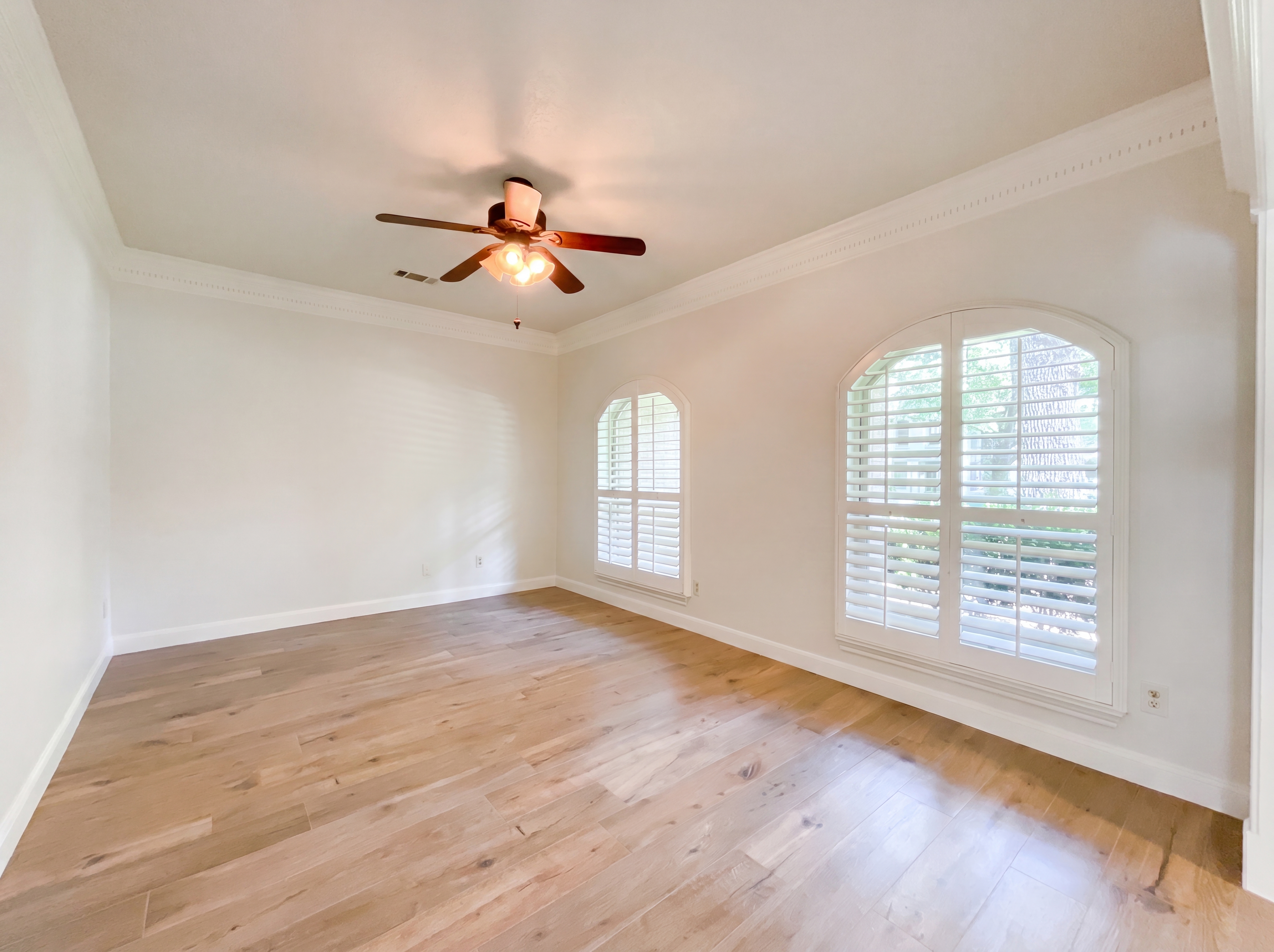 Photo 9 of 26 of 2503 Pleasant Creek Dr, Kingwood, TX