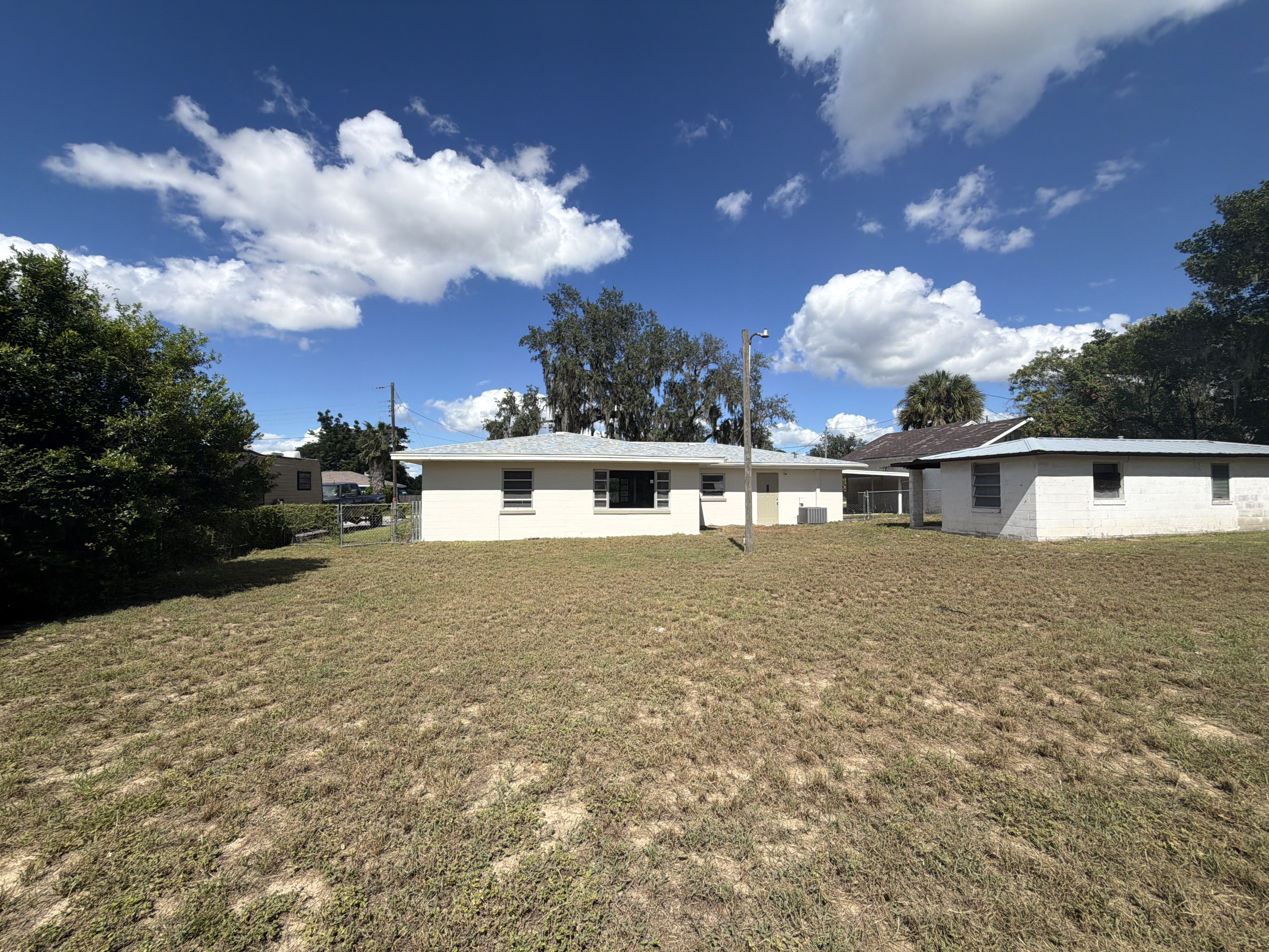 Photo 5 of 19 of 316 E Walnut St, Avon Park, FL