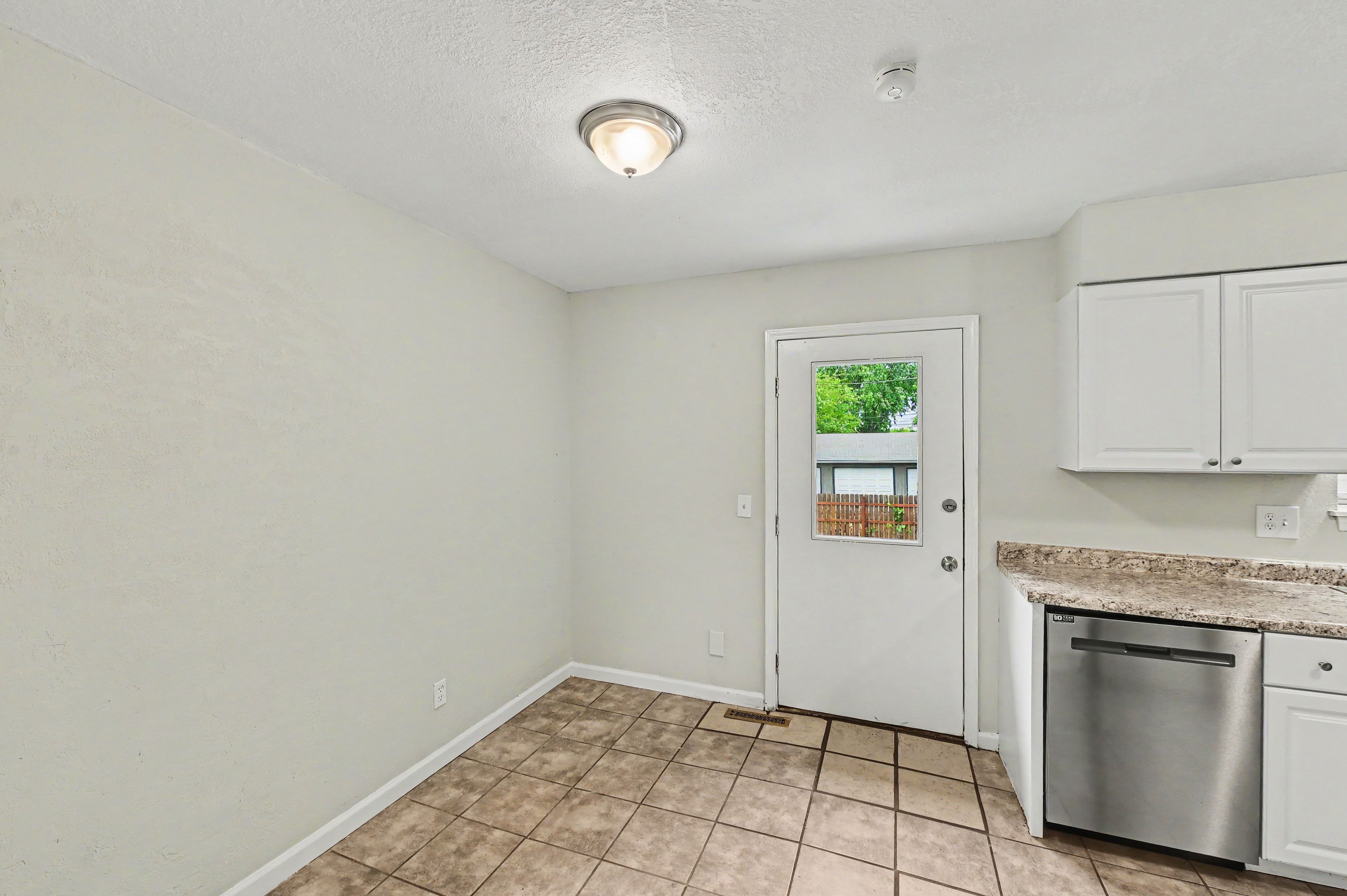 Photo 16 of 20 of 613 W Hulett St, Edgerton, KS