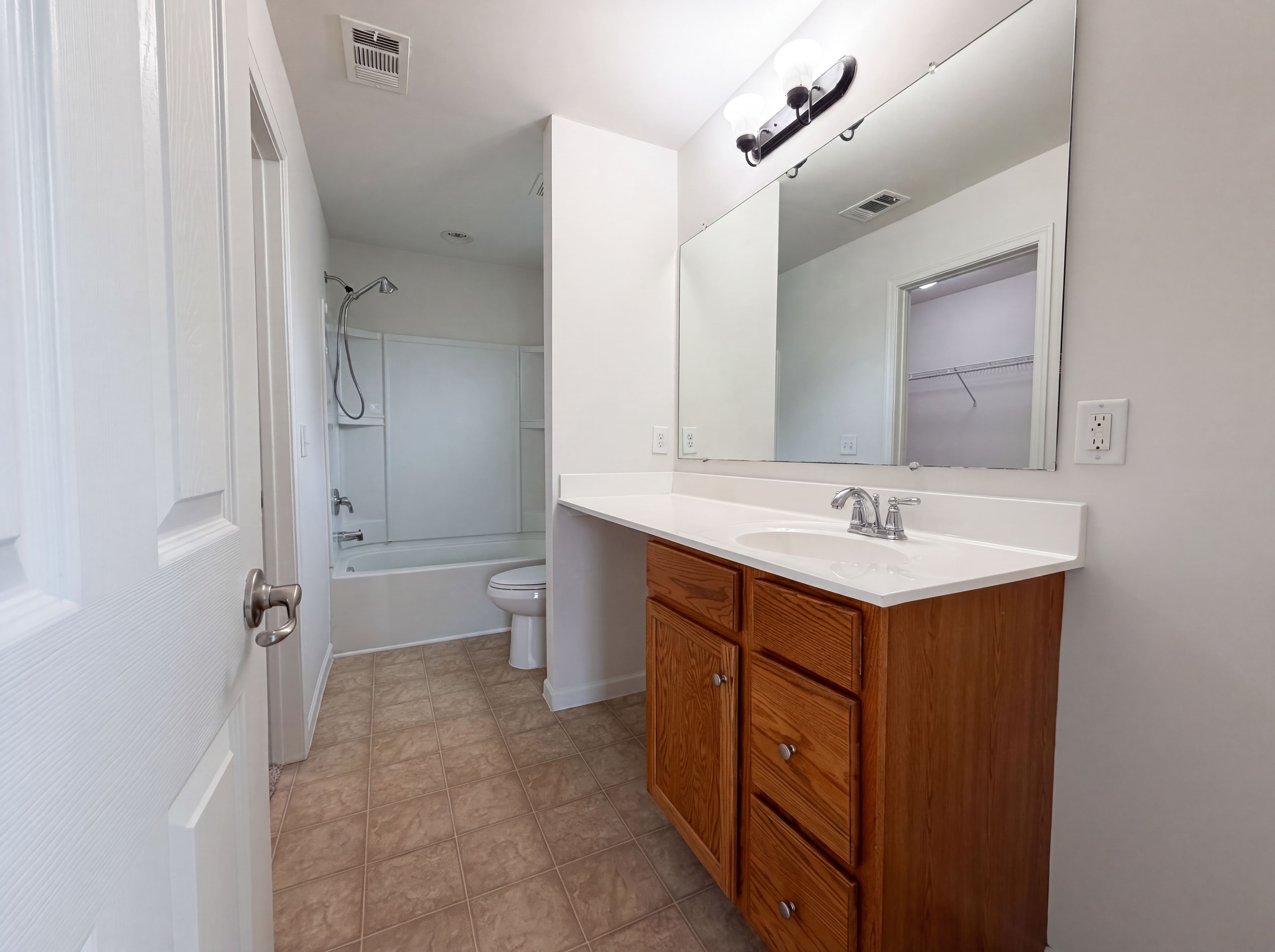 Photo 6 of 18 of 729 Maylene Dr, Madison, TN
