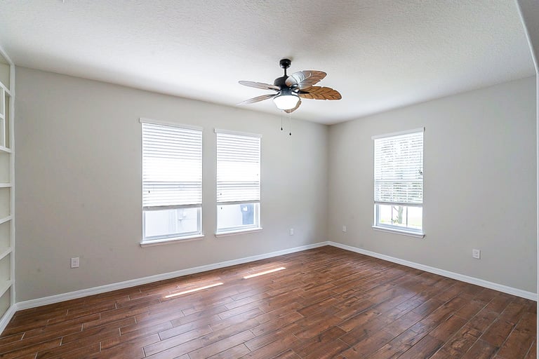 Photo 12 of 31 - 2349 Beacon Landing Cir, Orlando, FL 32824