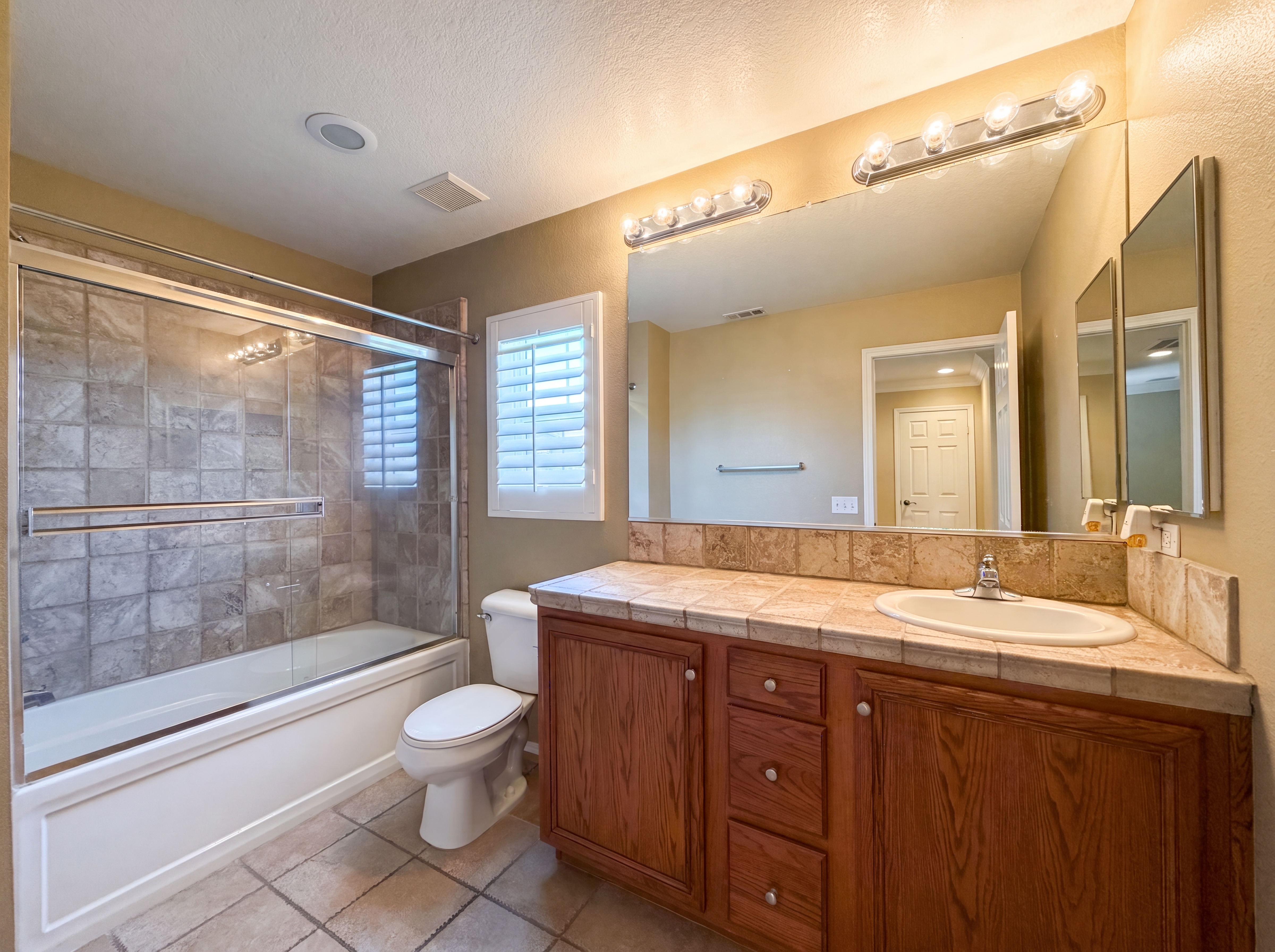 Photo 6 of 26 of 29202 Cowboy Ct, Valencia, CA