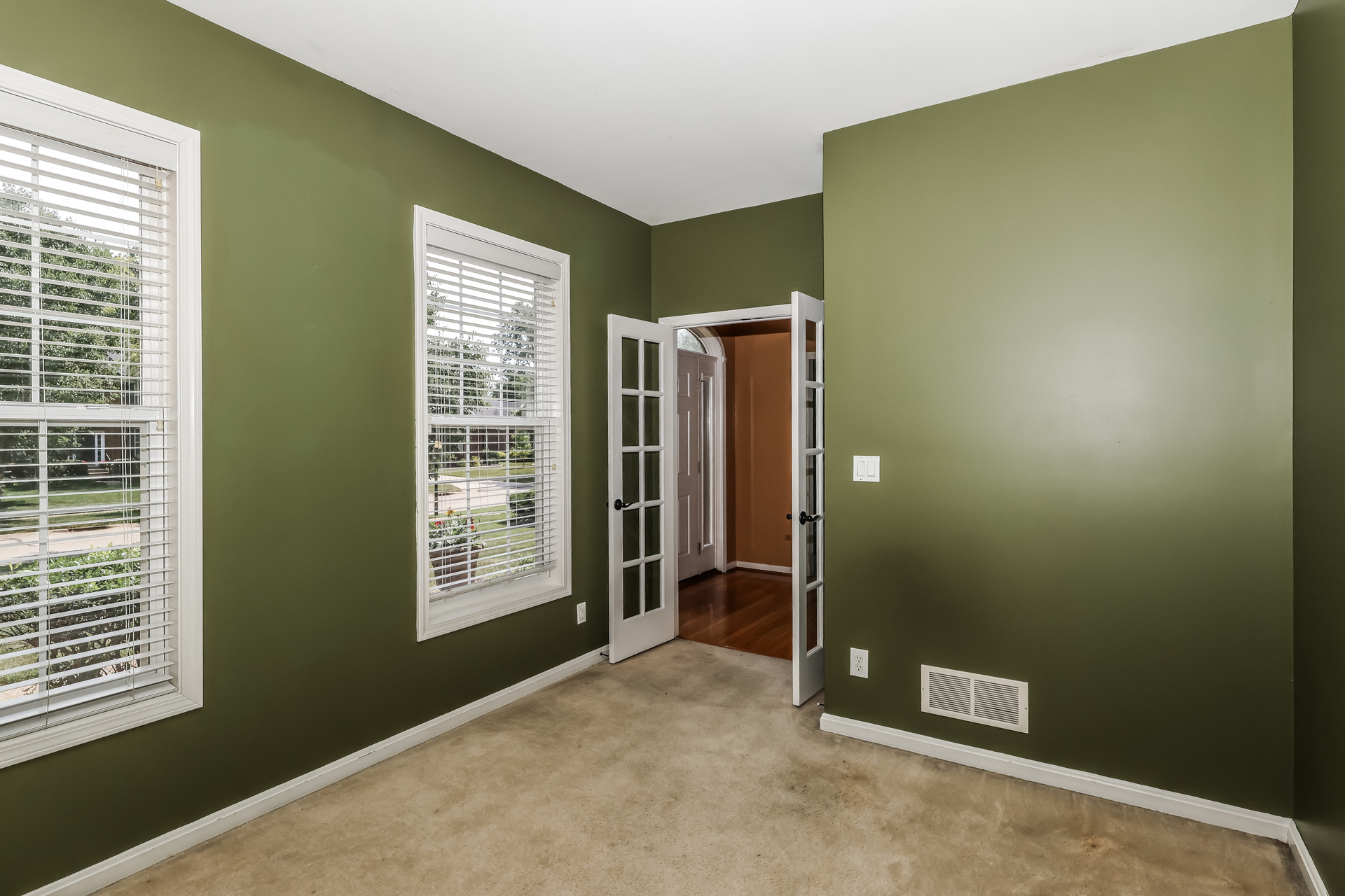 Photo 6 of 23 of 10917 Worthington Ln, Prospect, KY