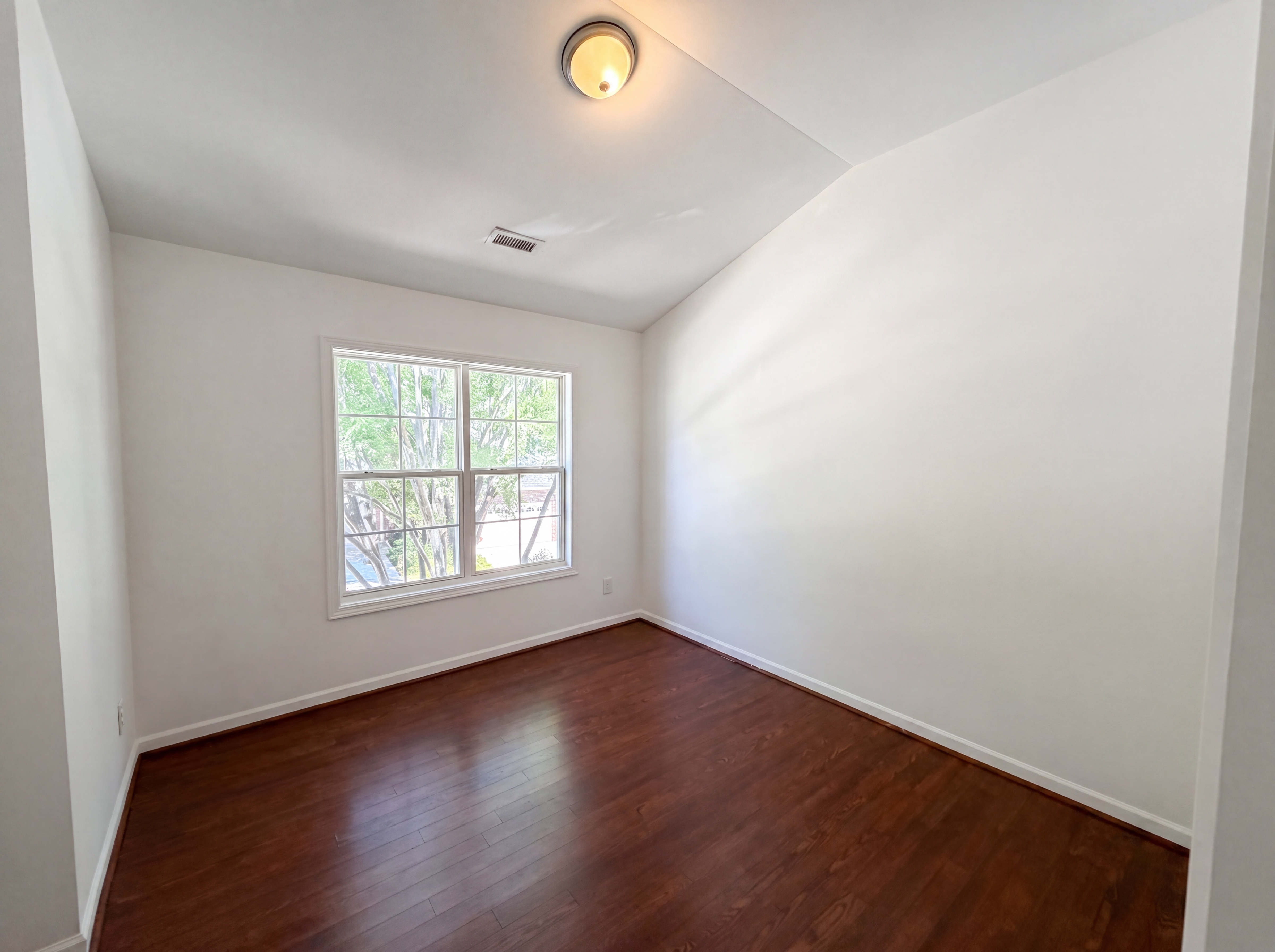Photo 4 of 23 of 3064 Imperial Oaks Dr, Raleigh, NC