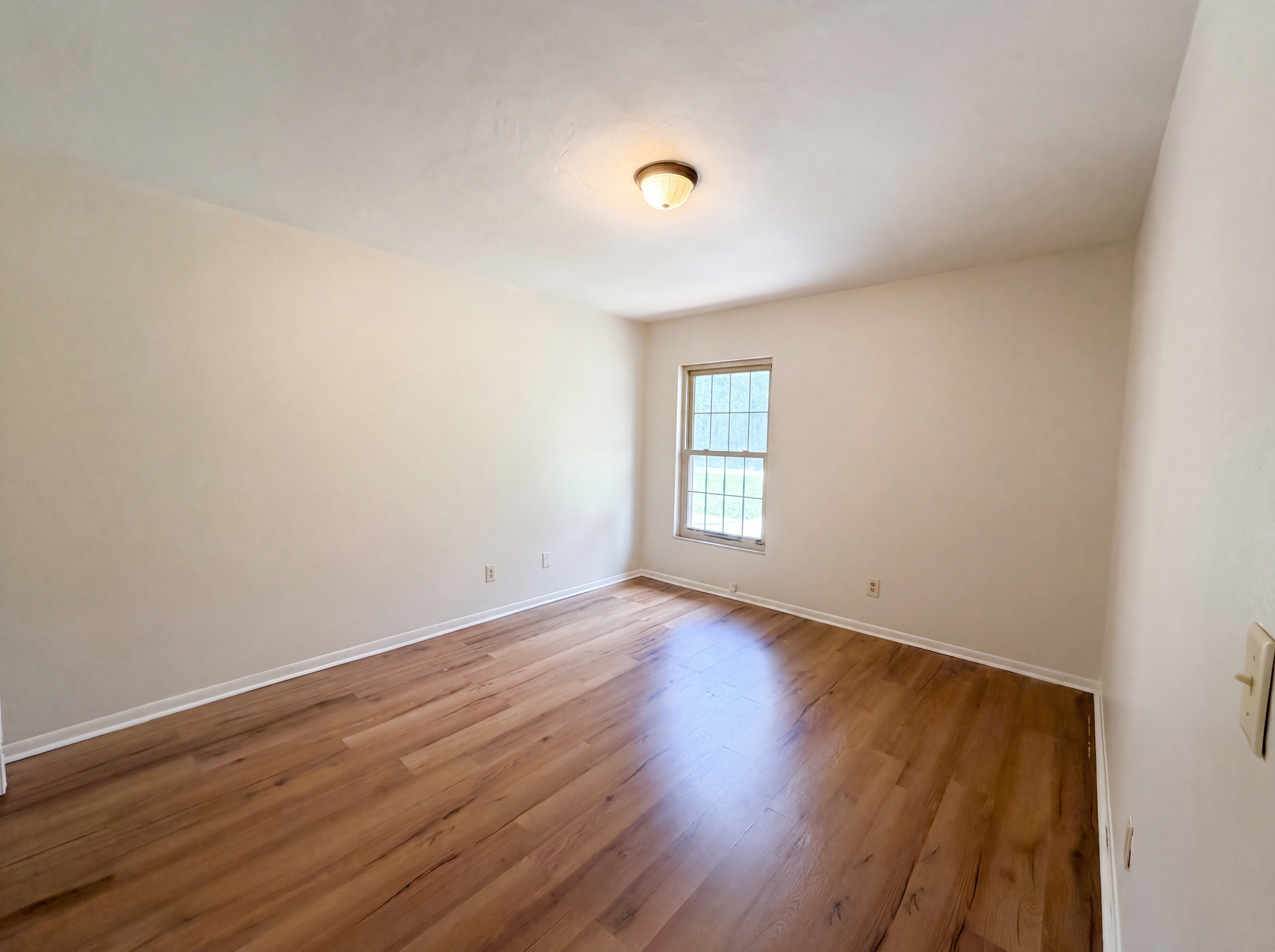 Photo 18 of 29 of 2534 Victarra Cir, Lutz, FL