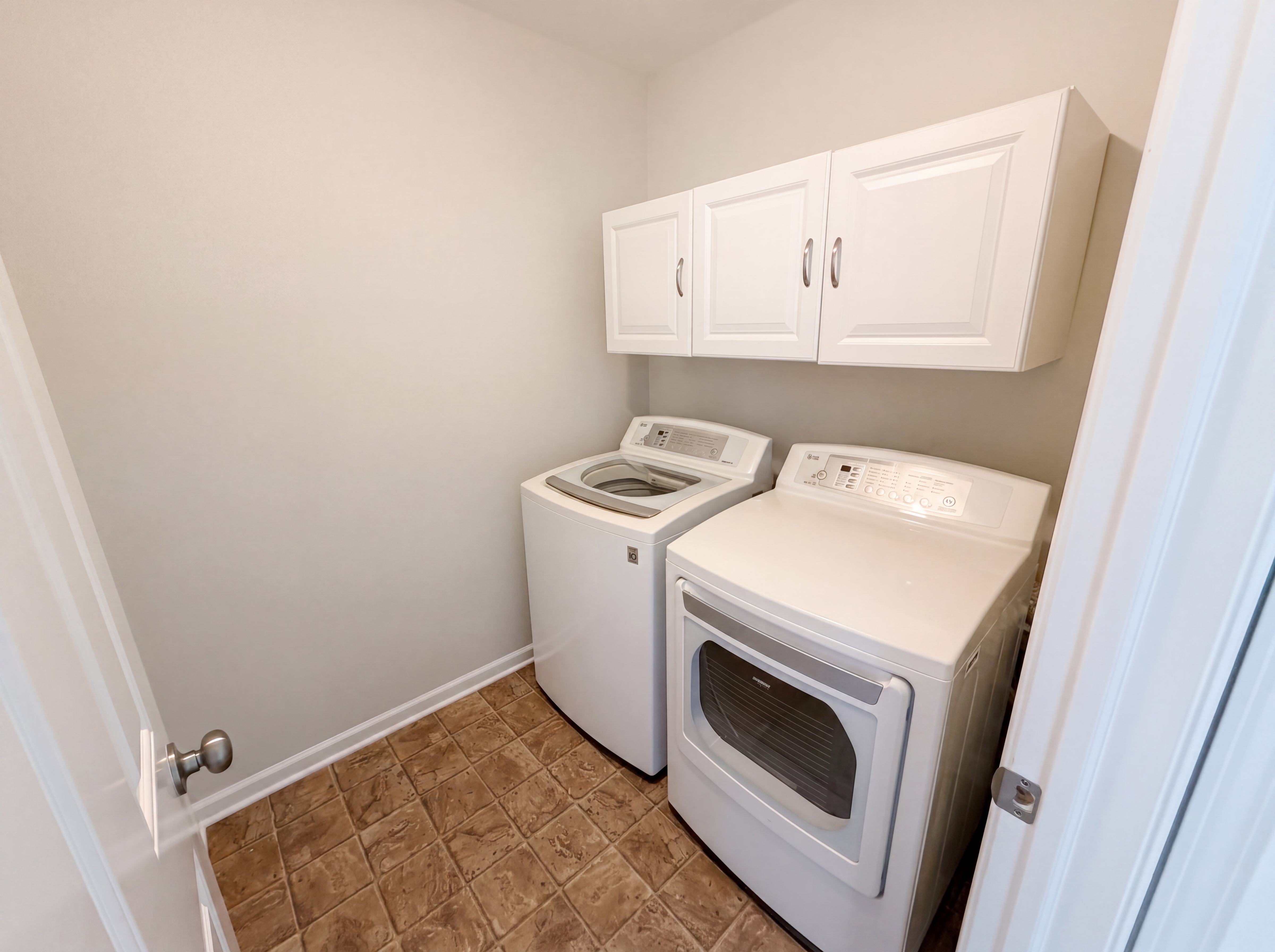 Photo 28 of 44 of 42824 Greystone Dr, Sterling Heights, MI