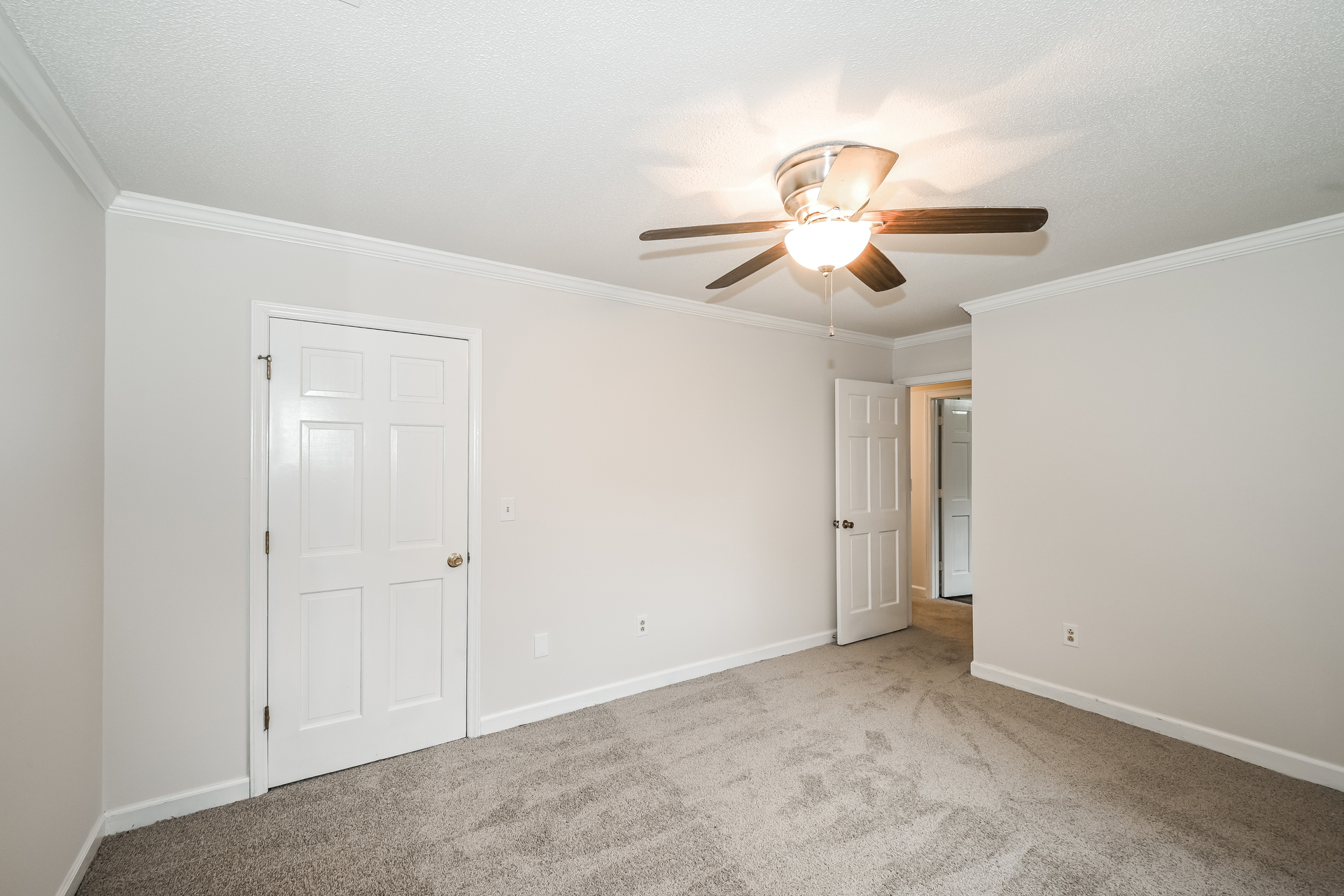 Photo 10 of 21 of 320 Aqua Dr, Forest City, NC