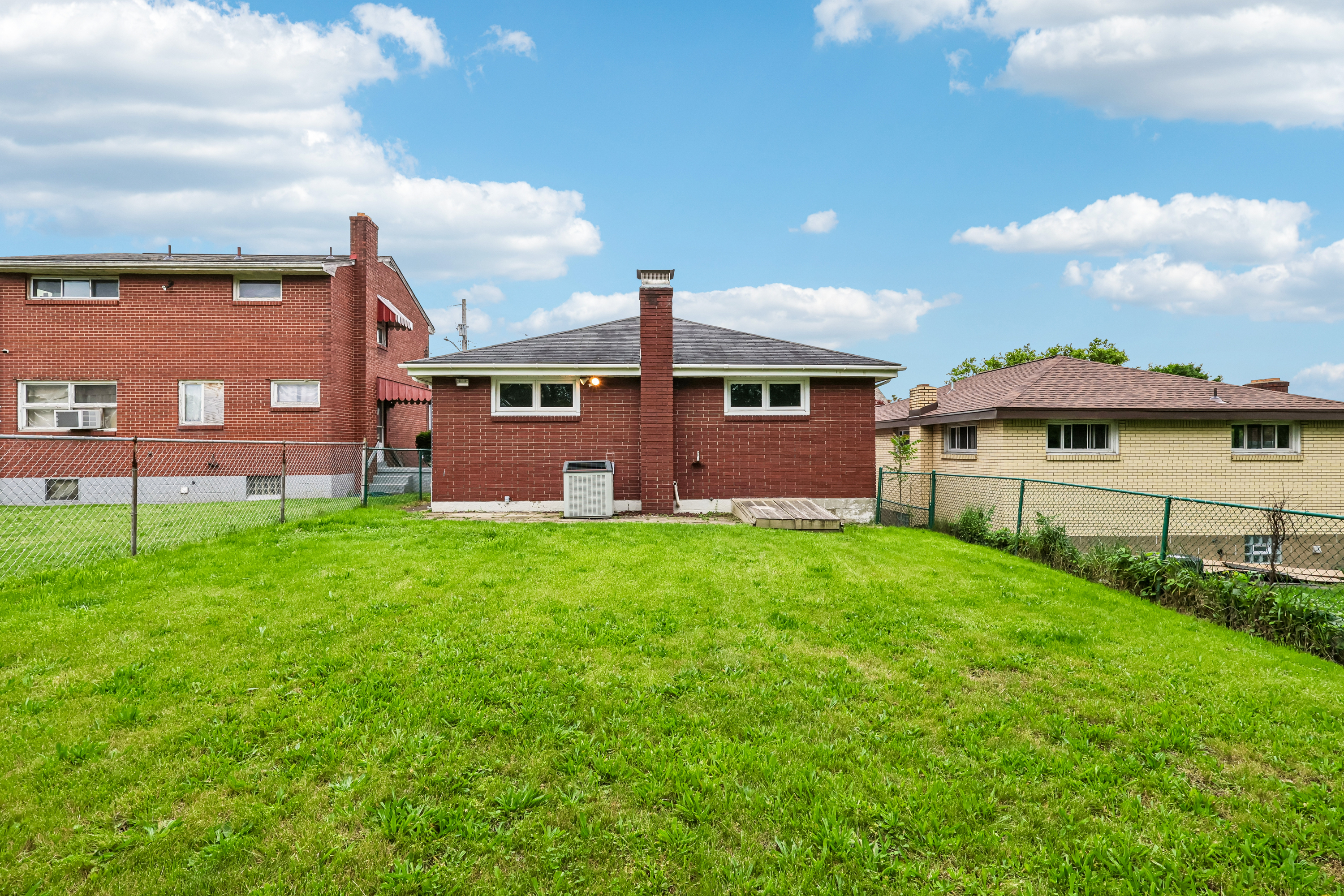 Photo 5 of 47 of 3207 Garbett St, McKeesport, PA