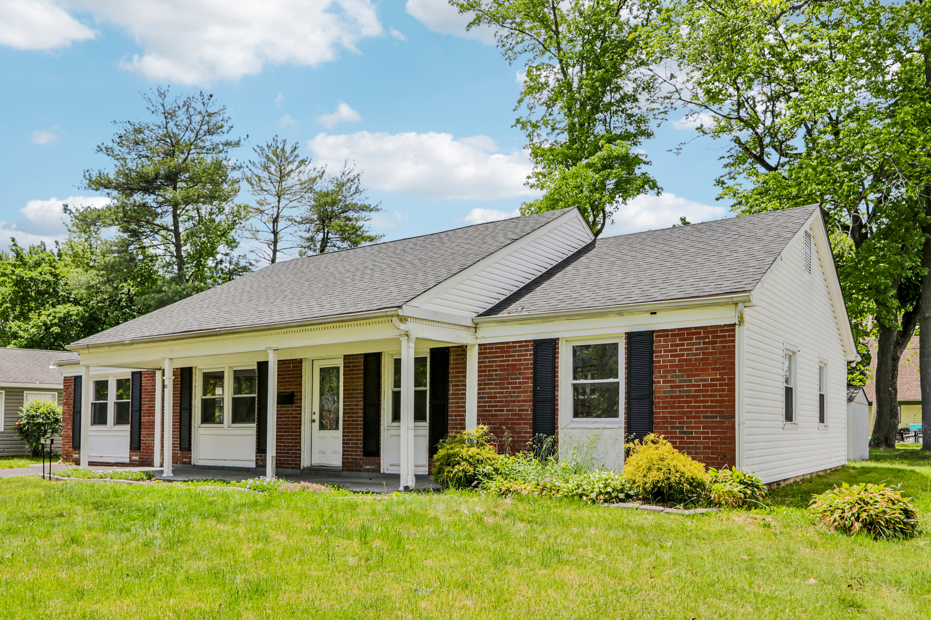 Photo 13 of 36 of 6 Newport Ln, Willingboro, NJ