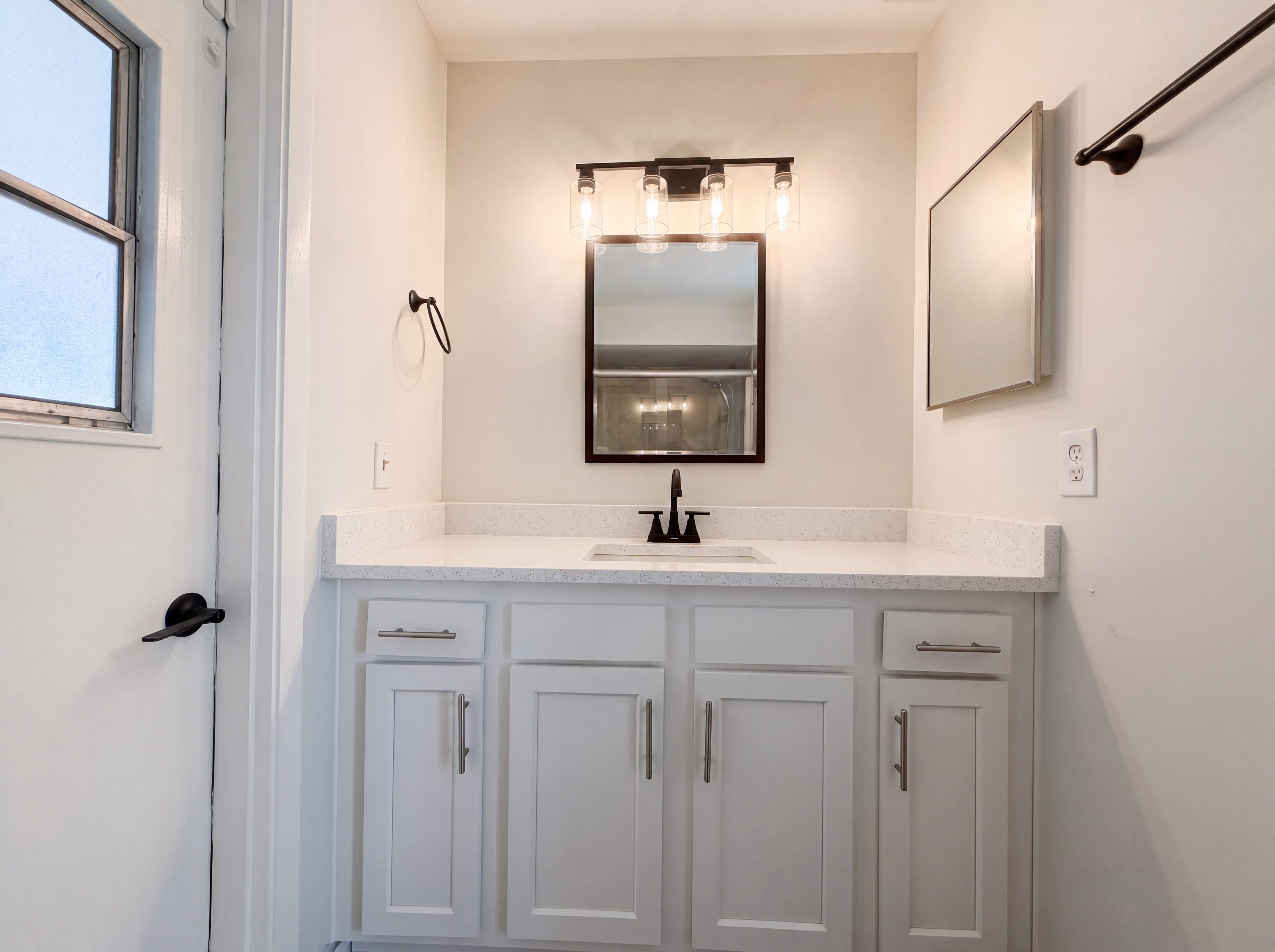 Photo 16 of 22 of 8351 Kipling Ct, Jacksonville, FL
