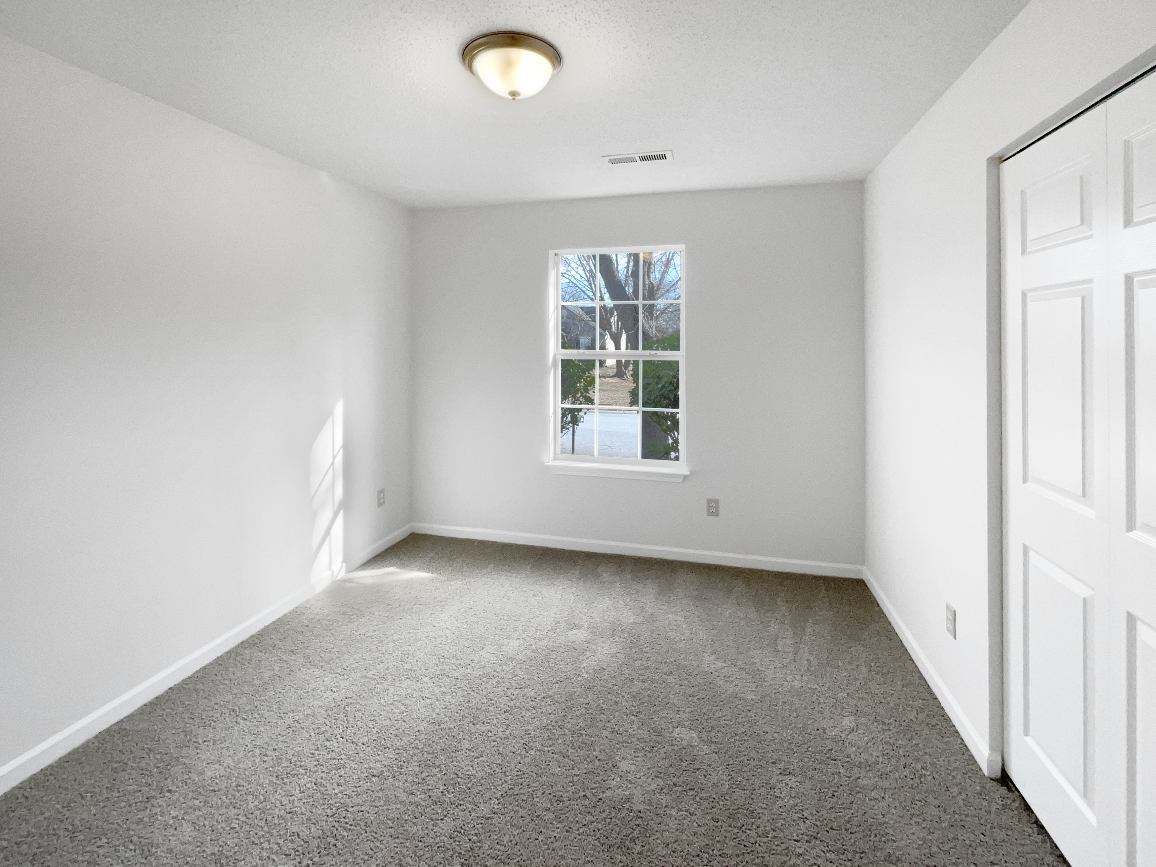 Photo 11 of 19 of 306 Revis Creek Ct, Simpsonville, SC