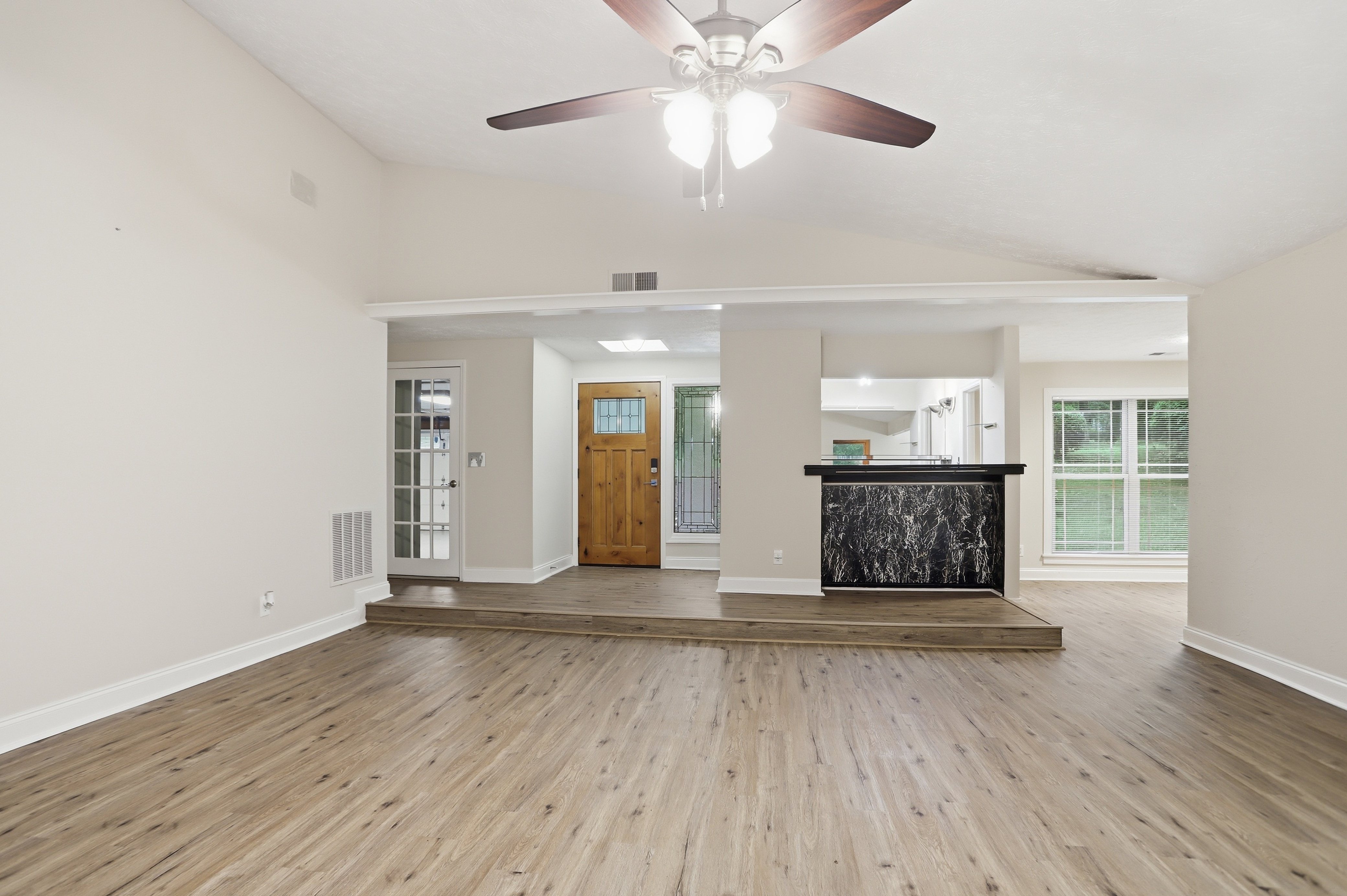 Photo 9 of 37 of 1485 Barrier Rd, Marietta, GA