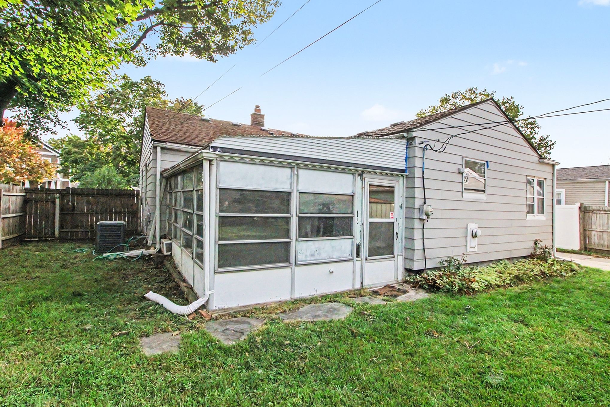 Photo 5 of 15 of 4069 Griffith Ave, Berkley, MI