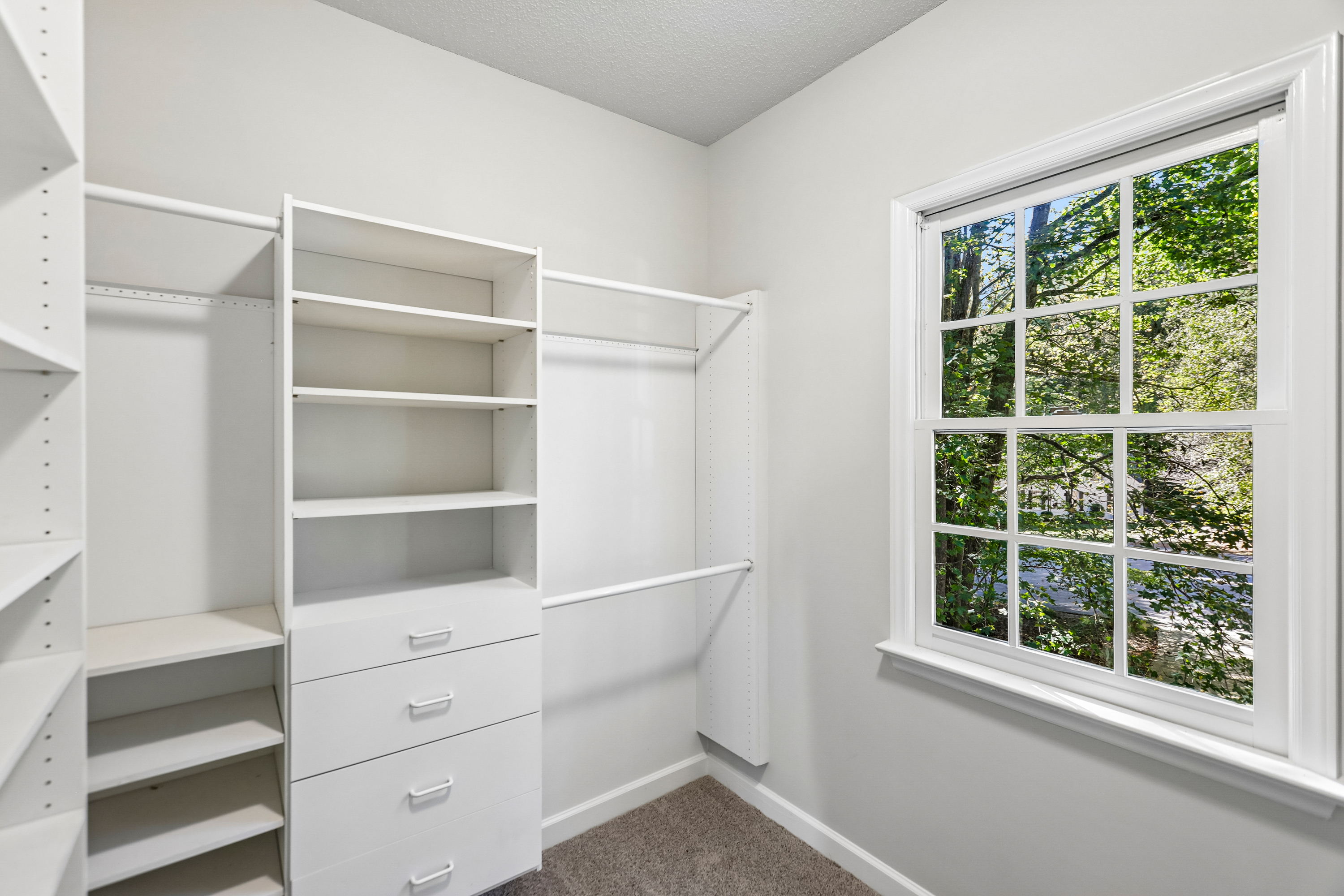 Photo 14 of 40 of 6104 Crupper Ct, Raleigh, NC