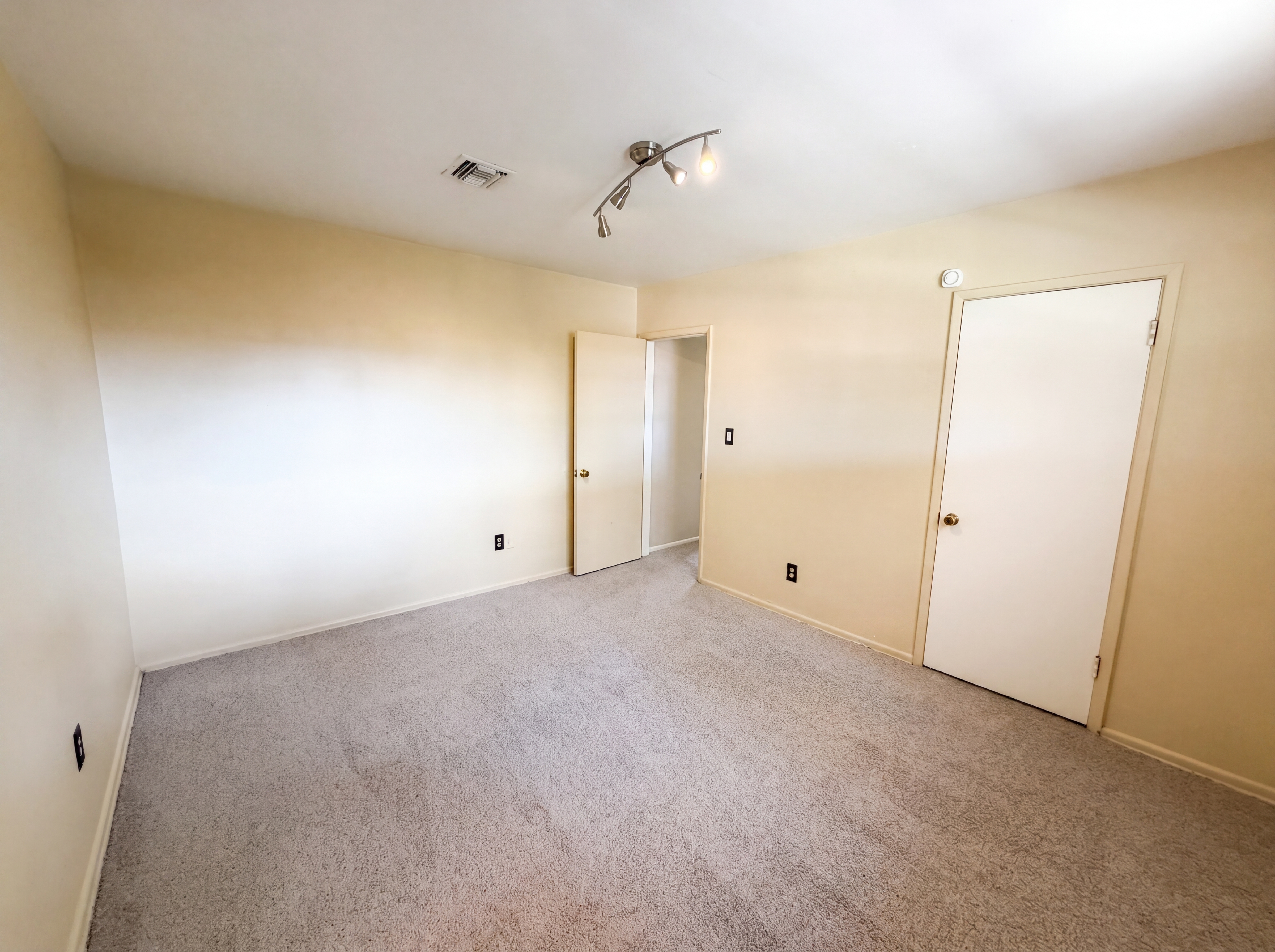 Photo 11 of 25 of 6611 E Julia St, Tucson, AZ