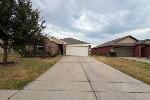 Photo 1 of 16 of 4814 Westfield Pines Dr, Katy, TX